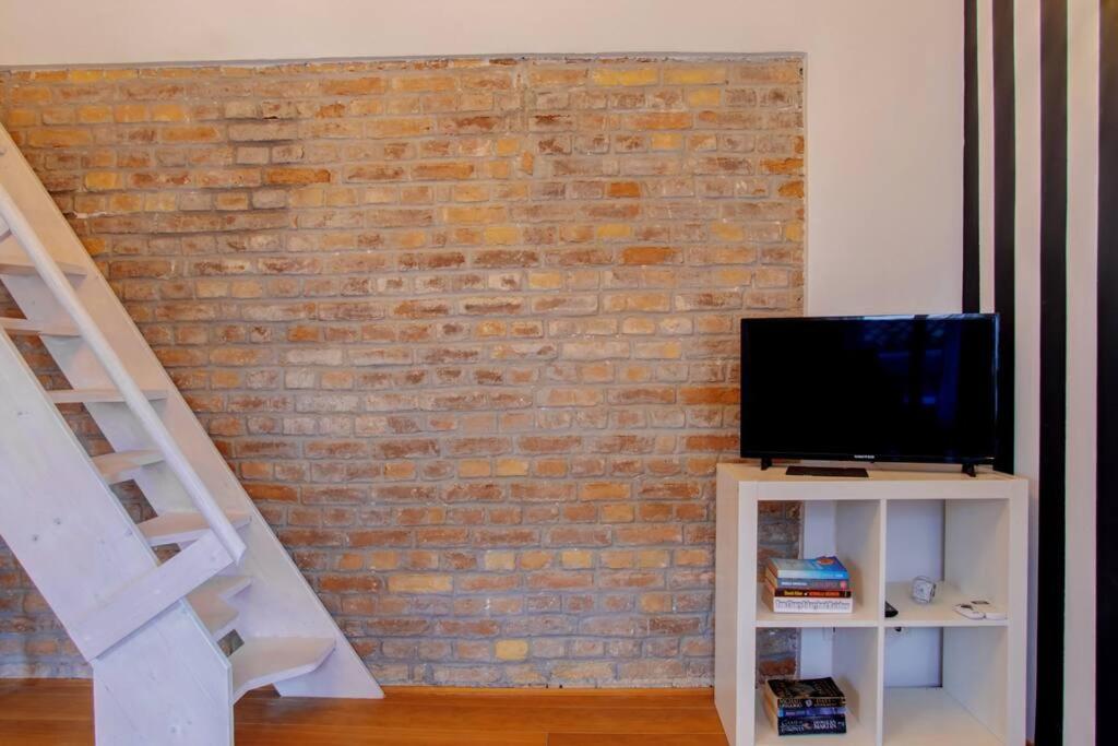 Ella's stunning pad