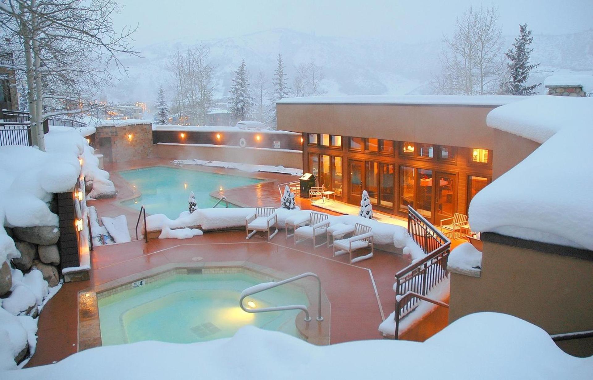 New Snowmass View Townhome Ski-in Ski-Out by The Woodrun V Townhouses view 4