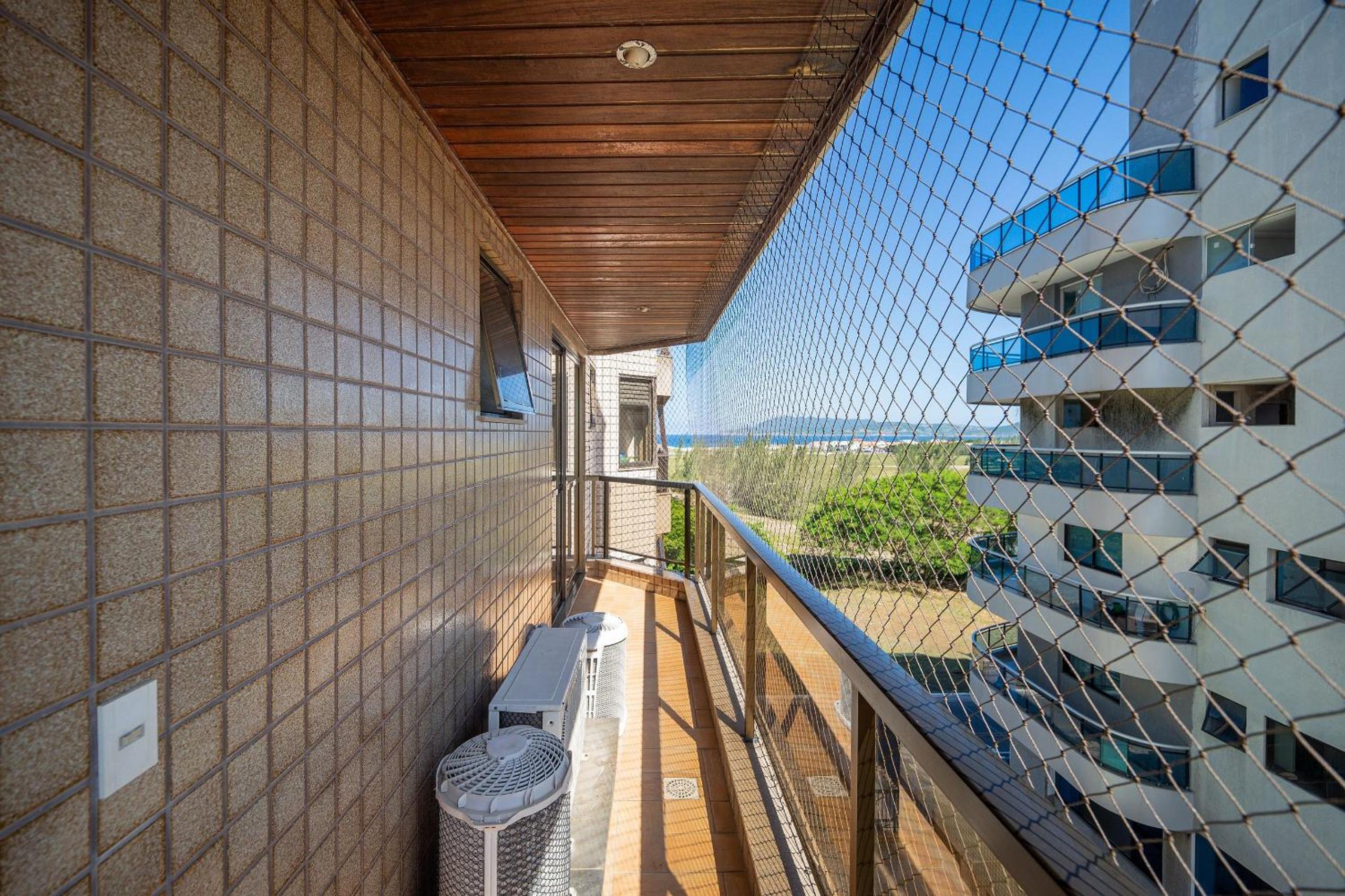 Cf05 Beachfront building, Complete 3 apartment!