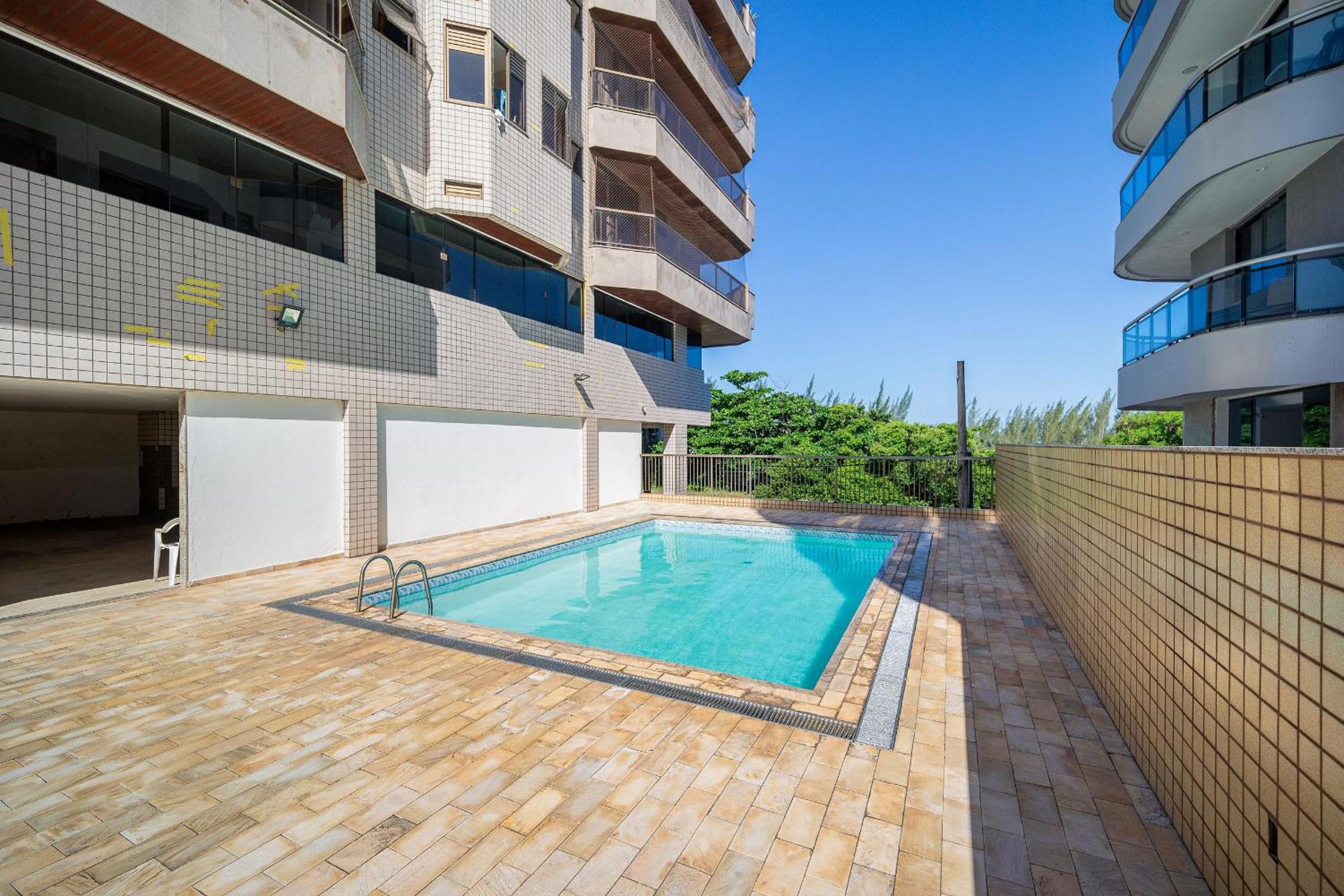Cf05 Beachfront building, Complete 3 apartment!