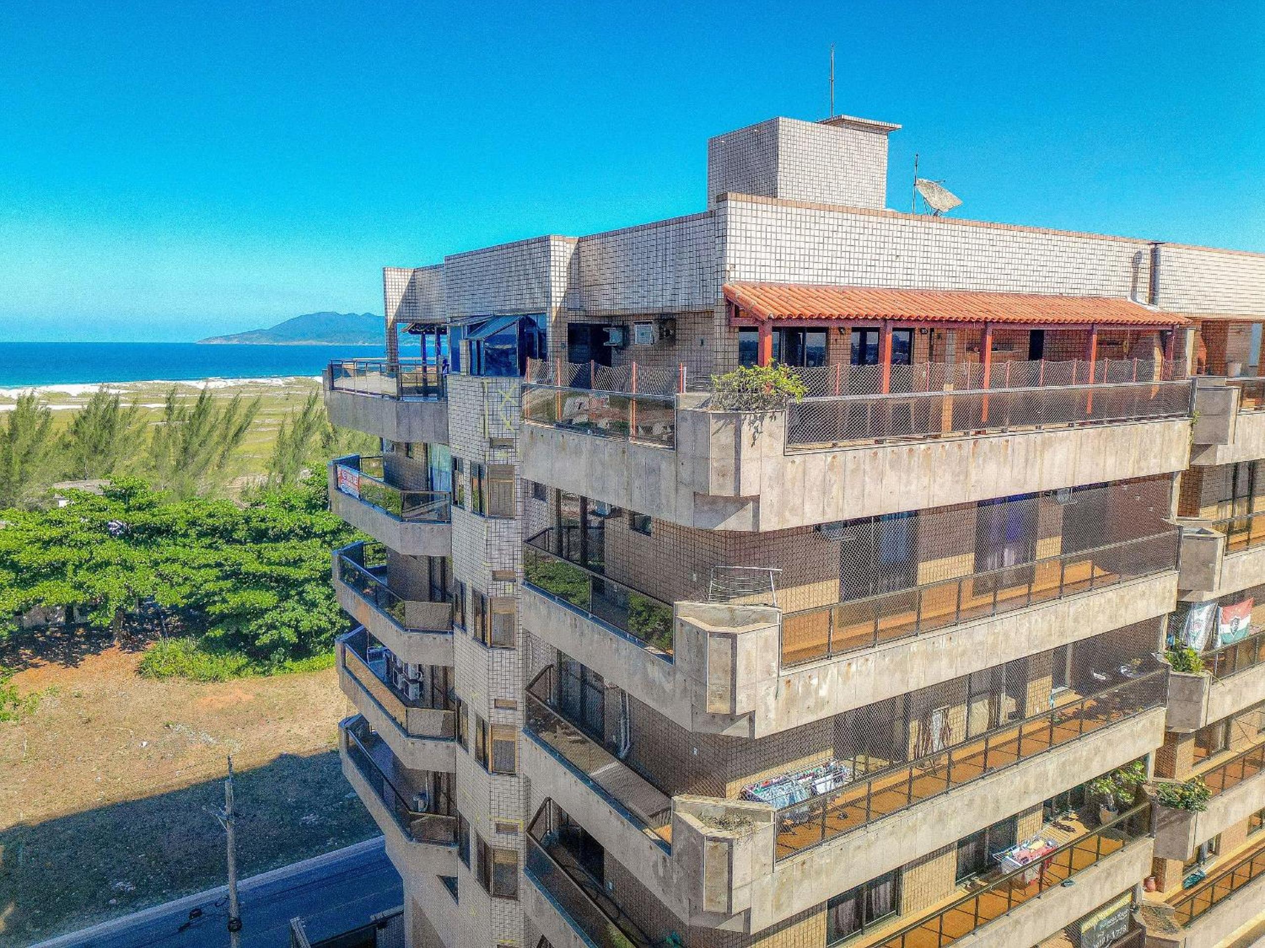 Cf05 Beachfront building, Complete 3 apartment!