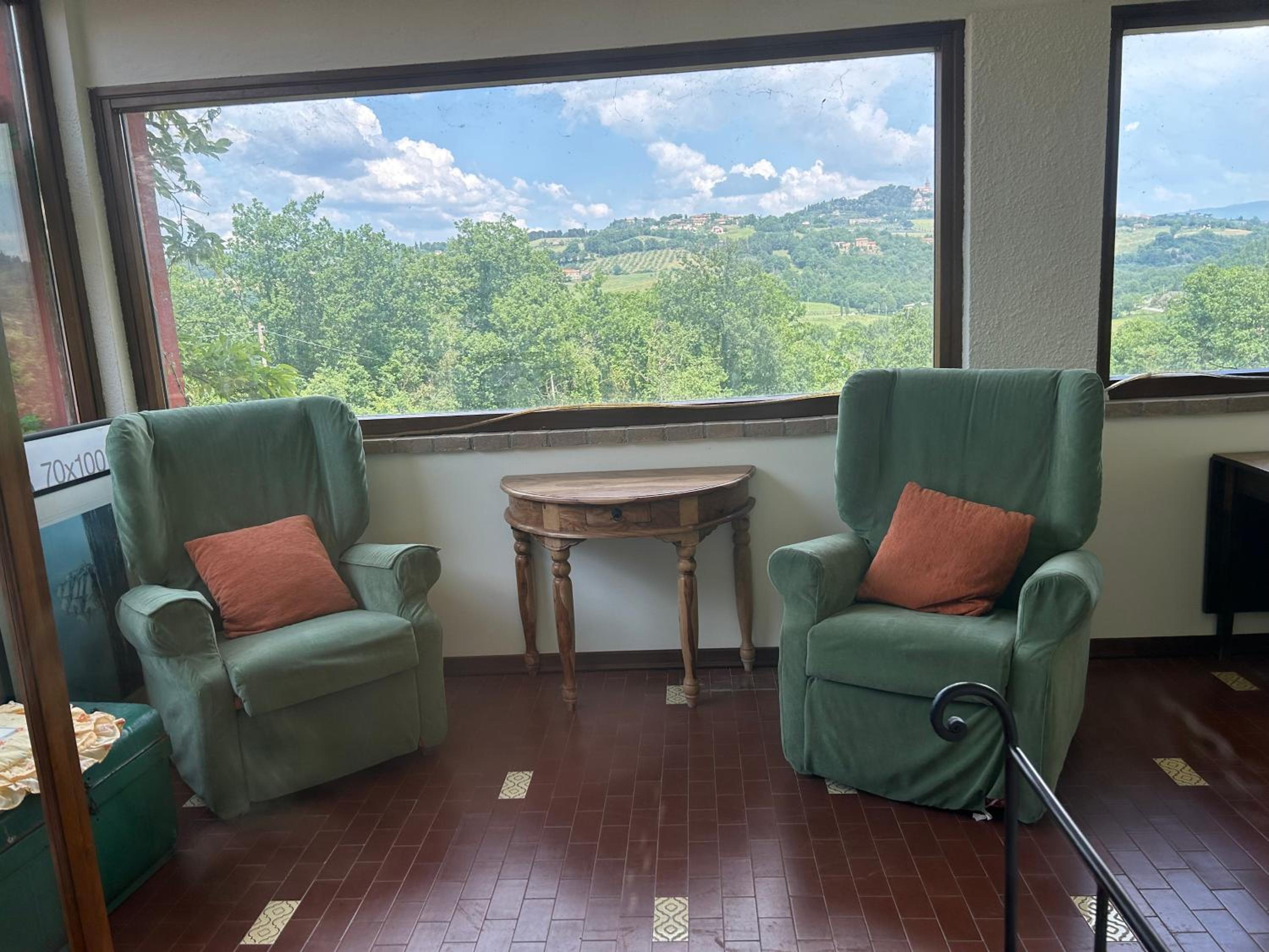 Self catering Villa with pool in Umbria, Italy view 2