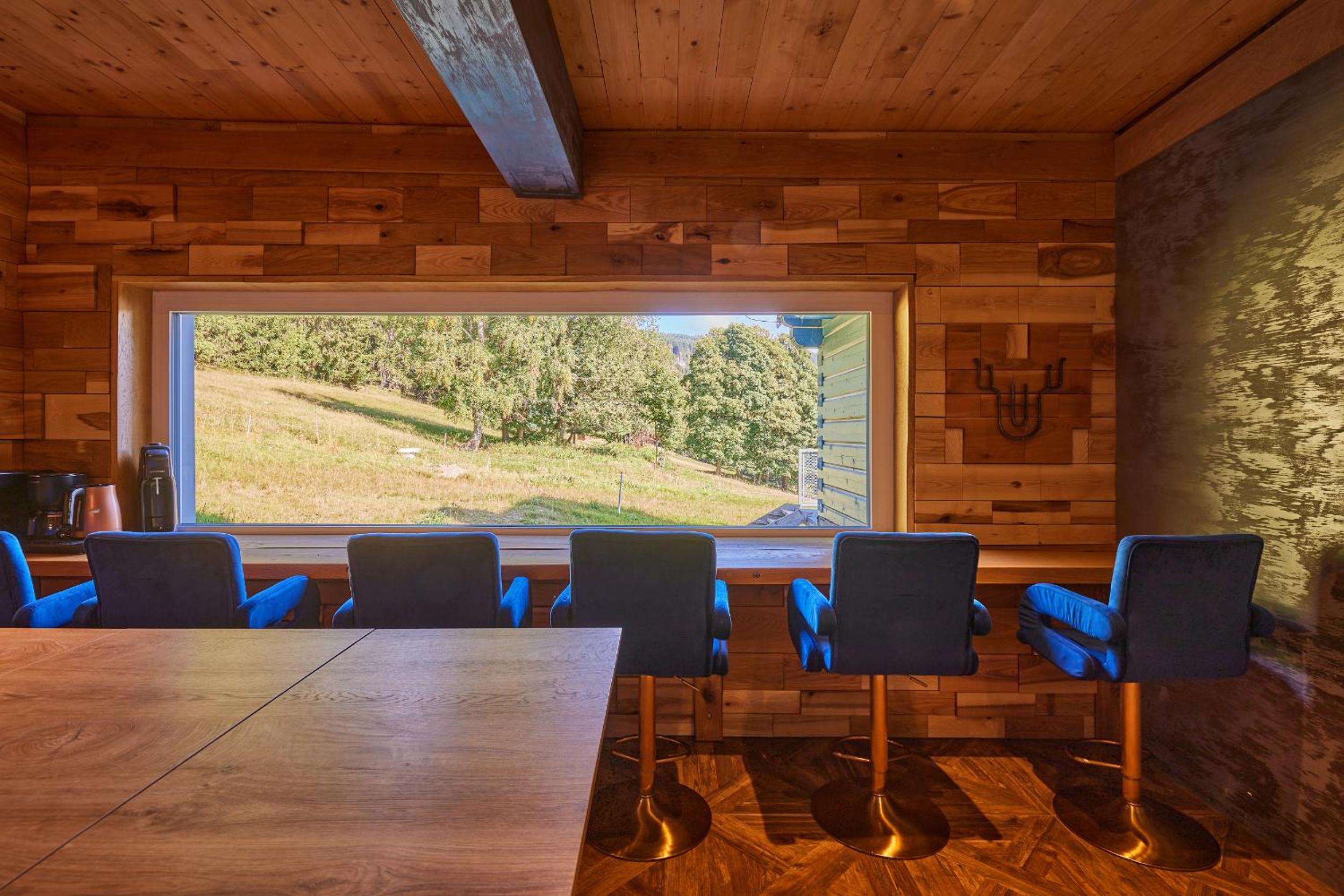 Urlas Apartments, 80m from ski slope, Dog friendly