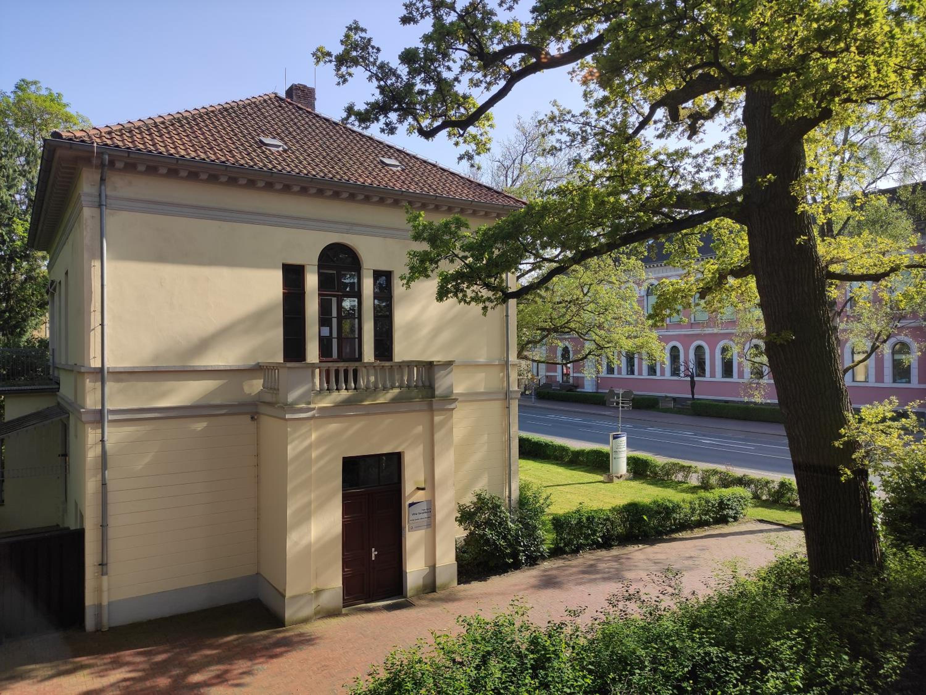 Stadtnah und zentral in Oldenburg mit Parkplatz, Aufzug und Balkon