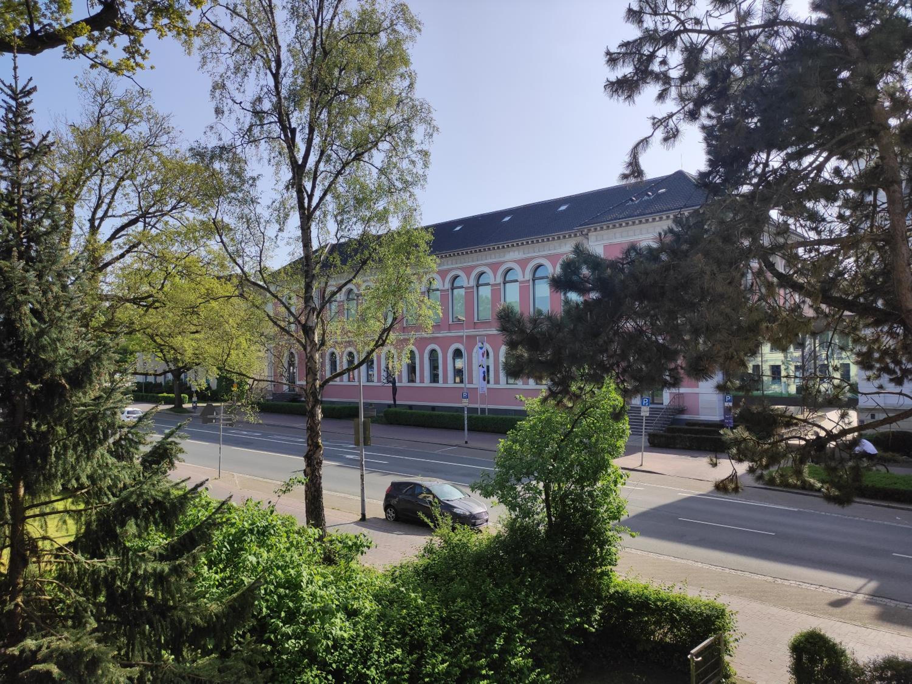 Stadtnah und zentral in Oldenburg mit Parkplatz, Aufzug und Balkon
