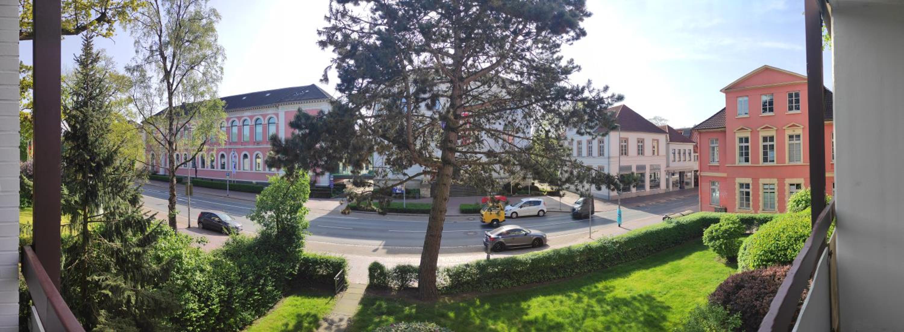 Stadtnah und zentral in Oldenburg mit Parkplatz, Aufzug und Balkon