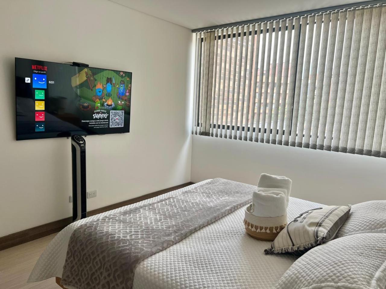 New Luxury 3 Bedroom Apartment in Great Area.
