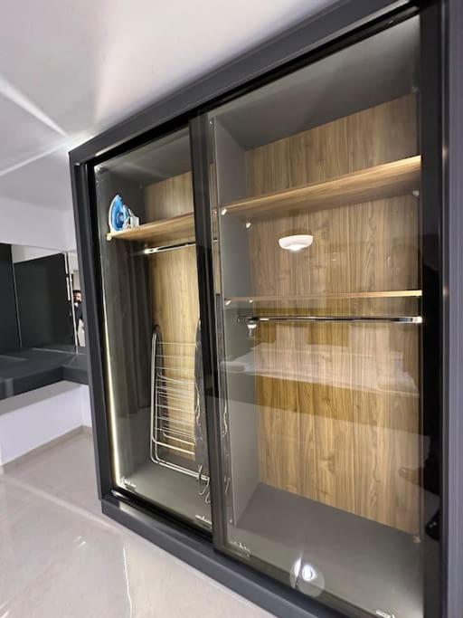 Stylish Luxe Apartment F/R 0004 view 5