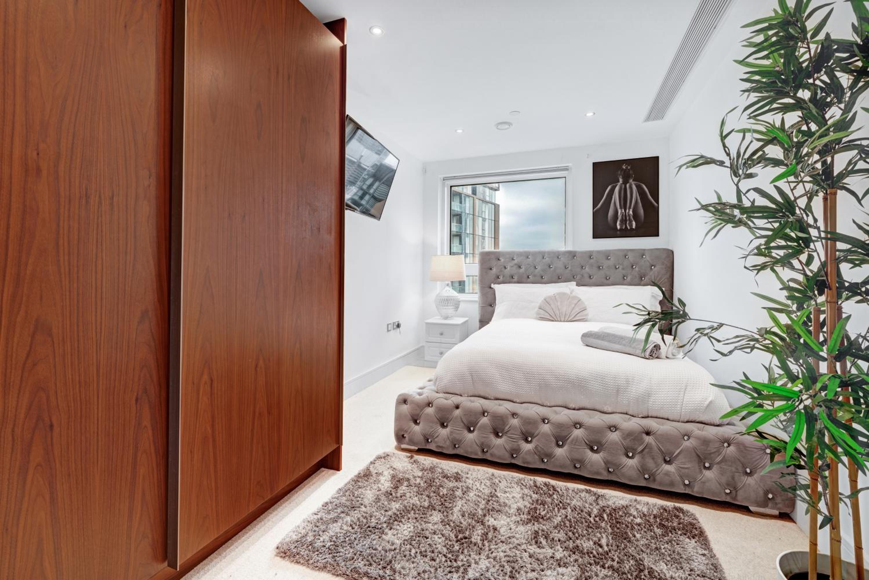 3Bed 2Bath Apartment with High Rise View London Canary Wharf