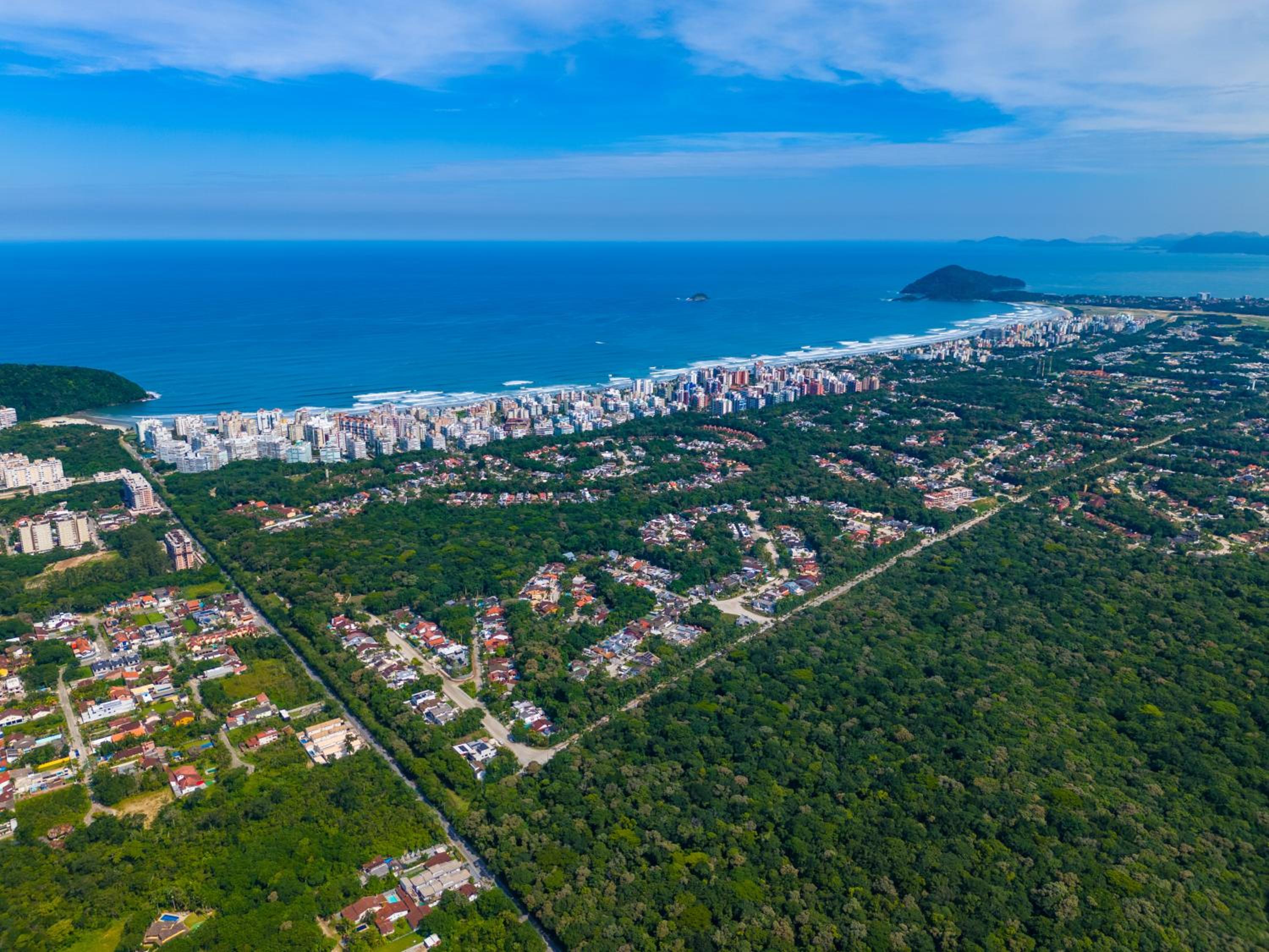Casa Alto Padrão em condomínio - Paraíso no Jardim São Lourenço ao lado da Riviera