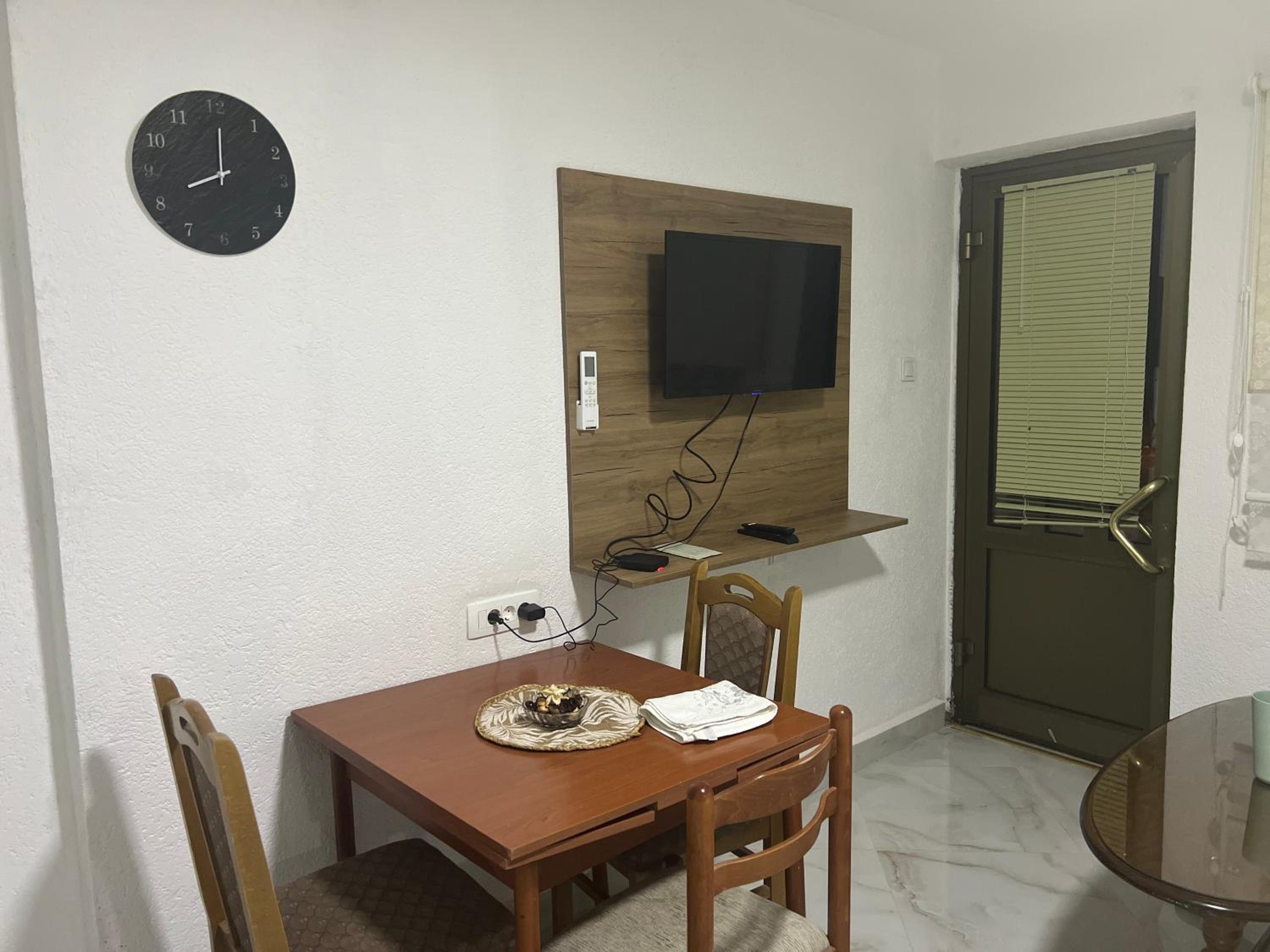 SARAH APARTMENTS