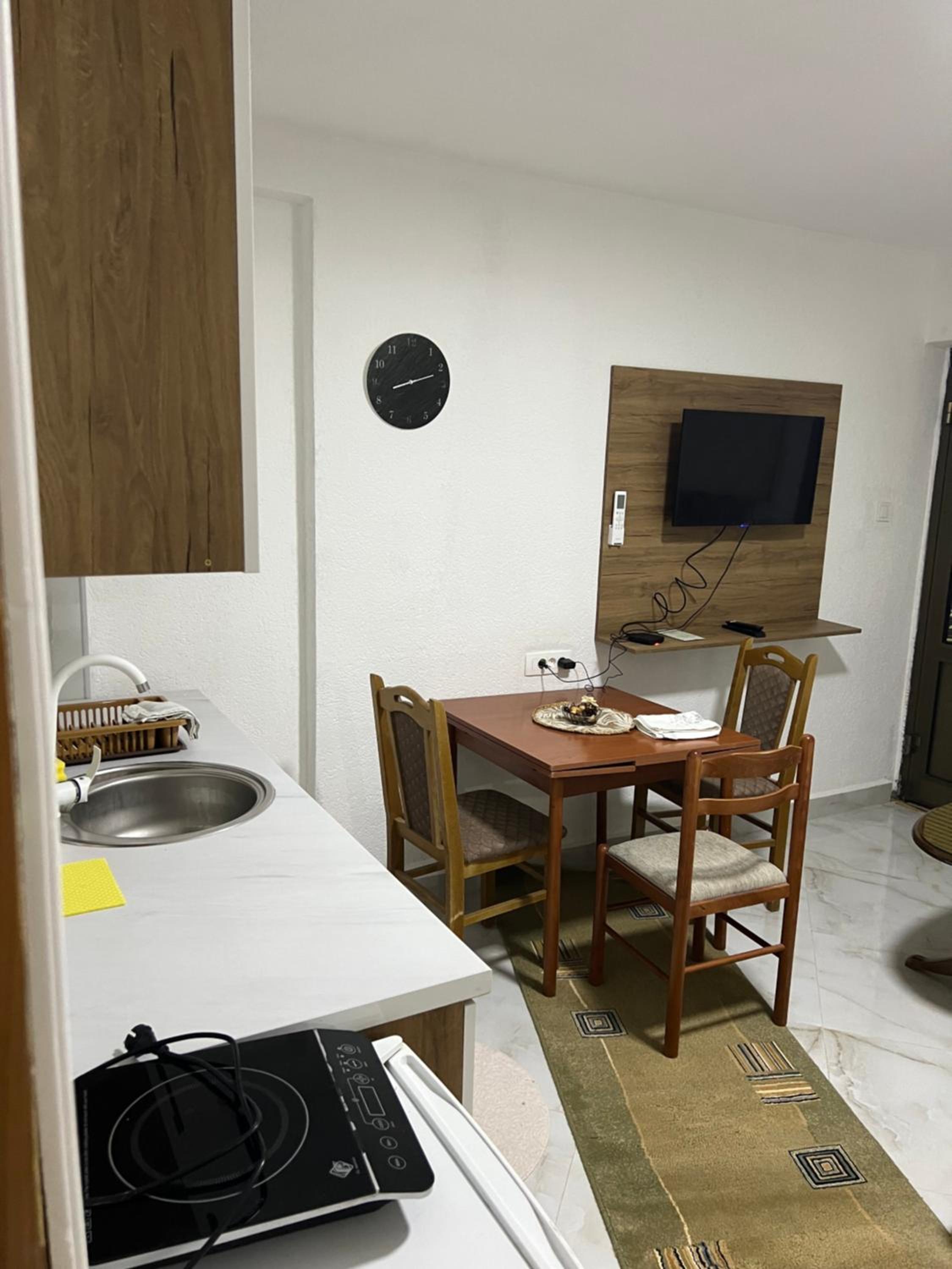 SARAH APARTMENTS
