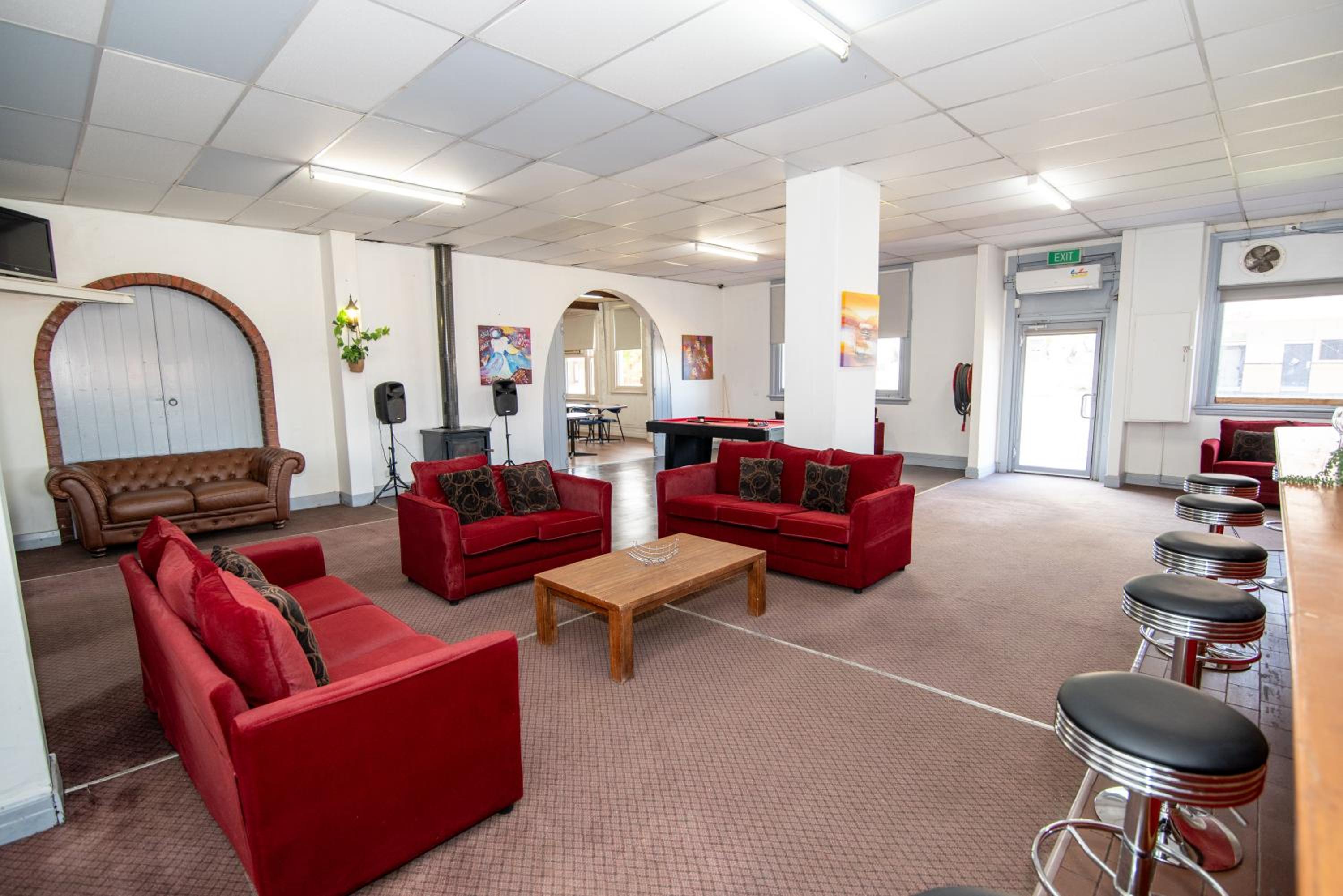 Your Own Pub in Finley, Sleeps 25
