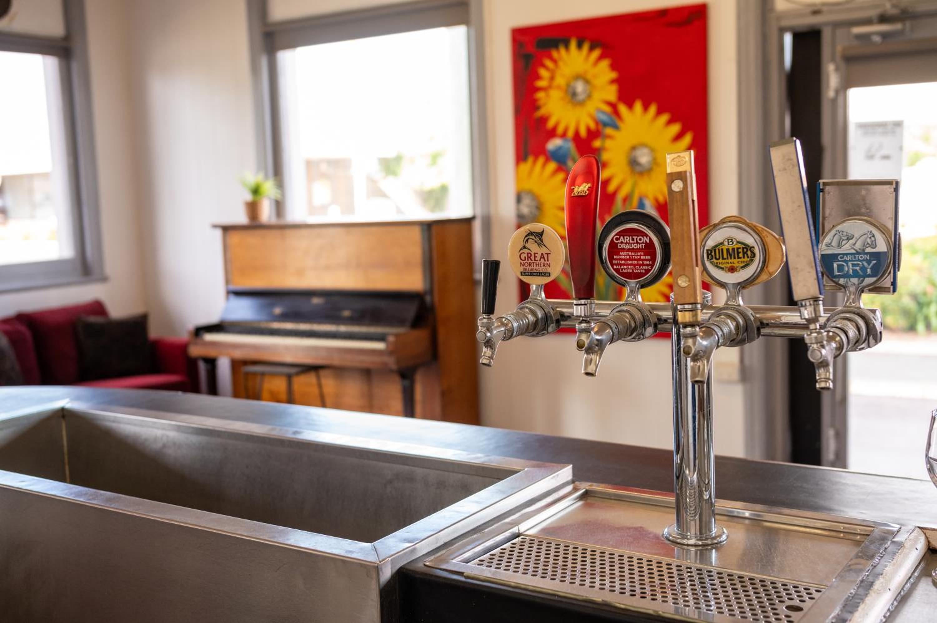 Your Own Pub in Finley, Sleeps 25