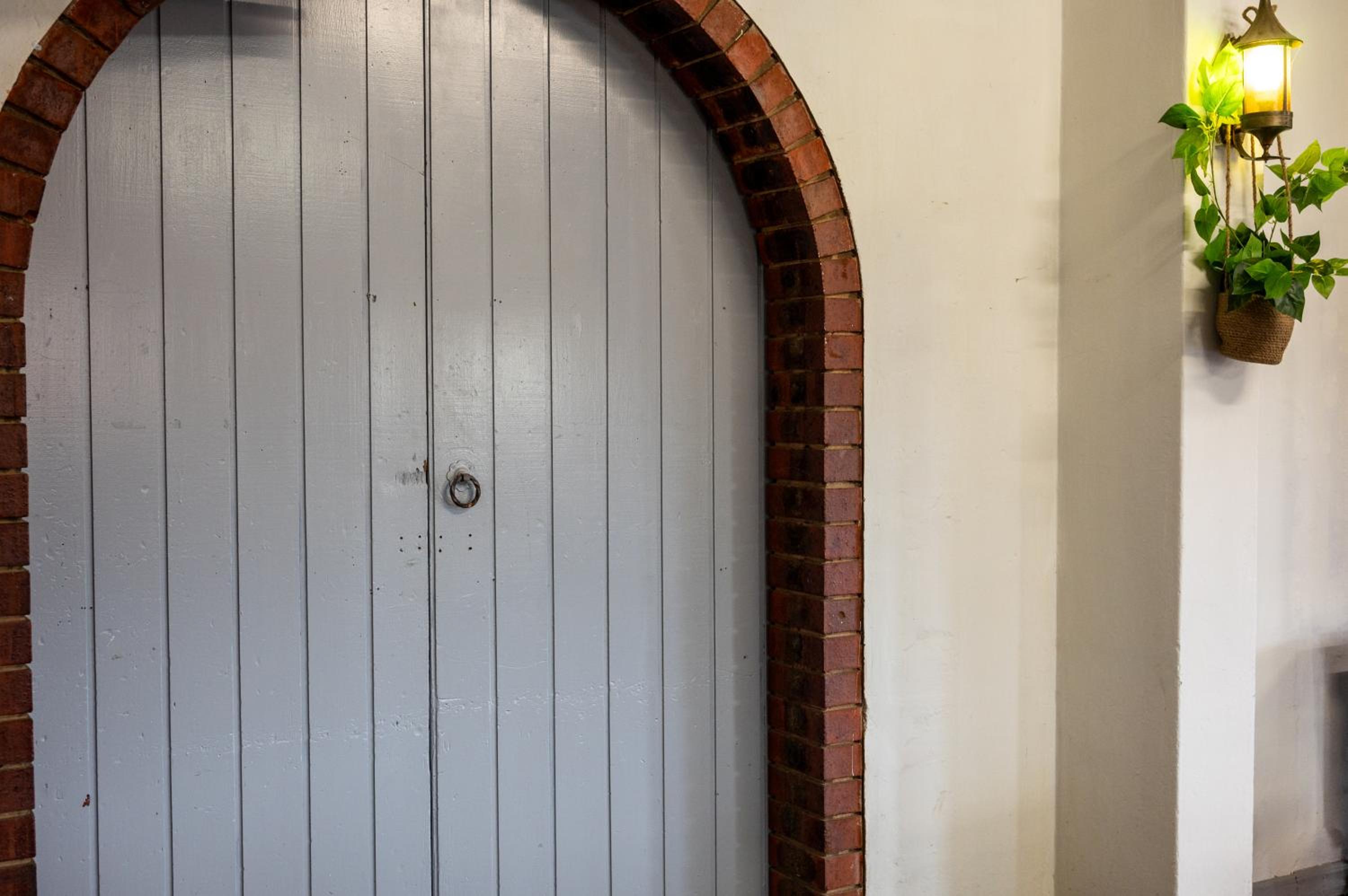 Your Own Pub in Finley, Sleeps 25