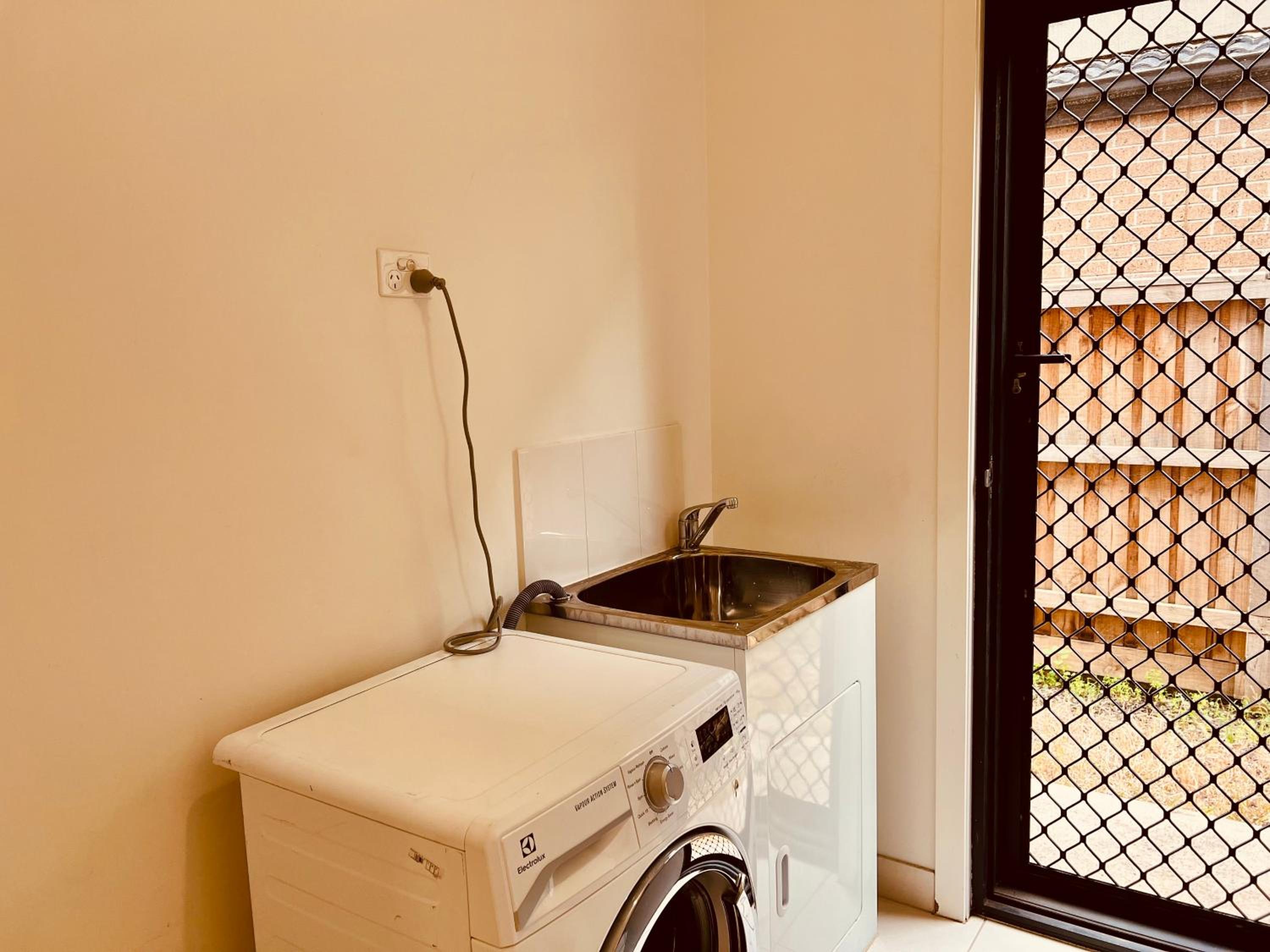 Point Cook Landmark Coastal Wetland Park Villa Free Parking