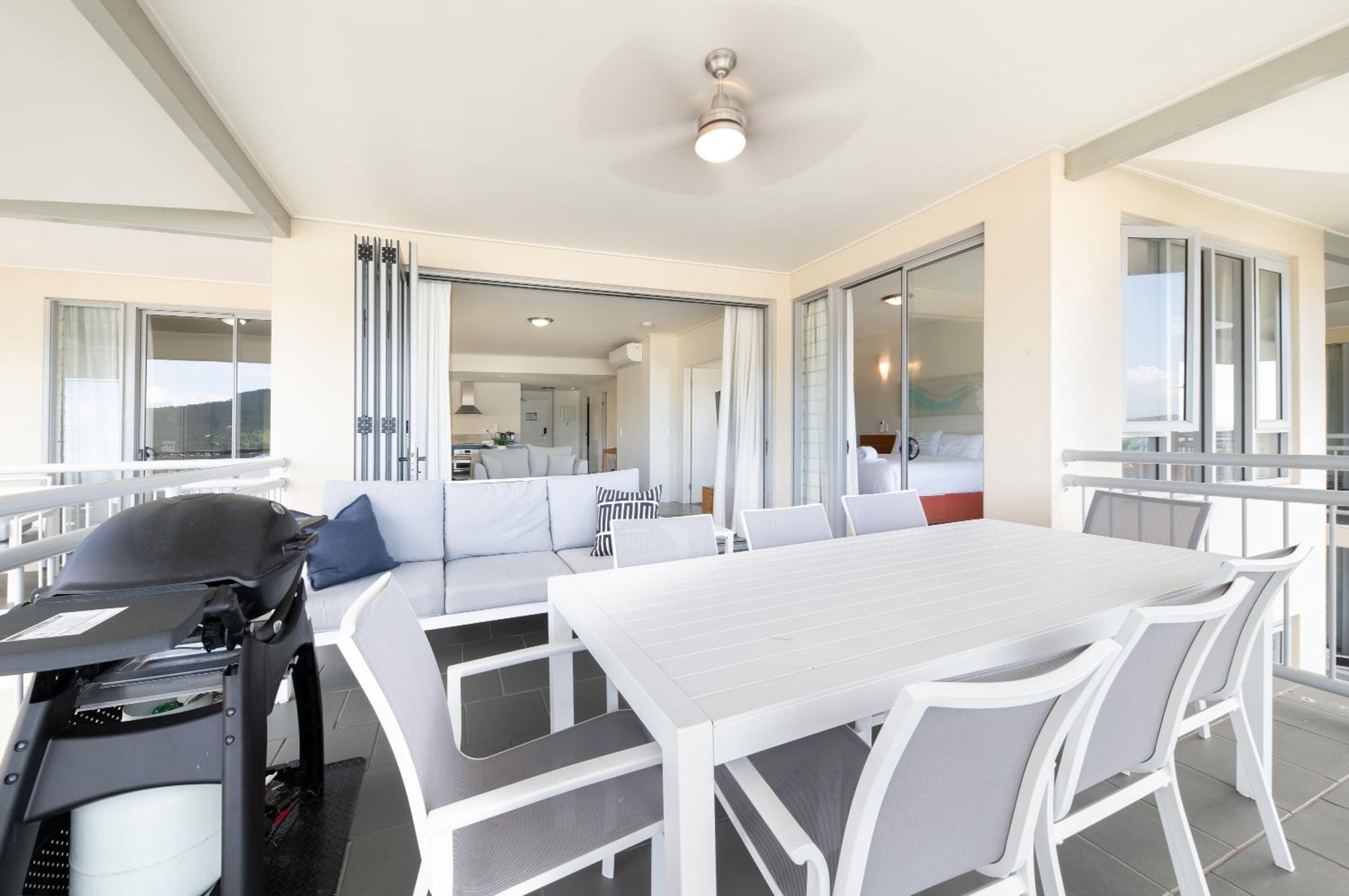Airlie Beach Ocean Views & Resort Living @ 231