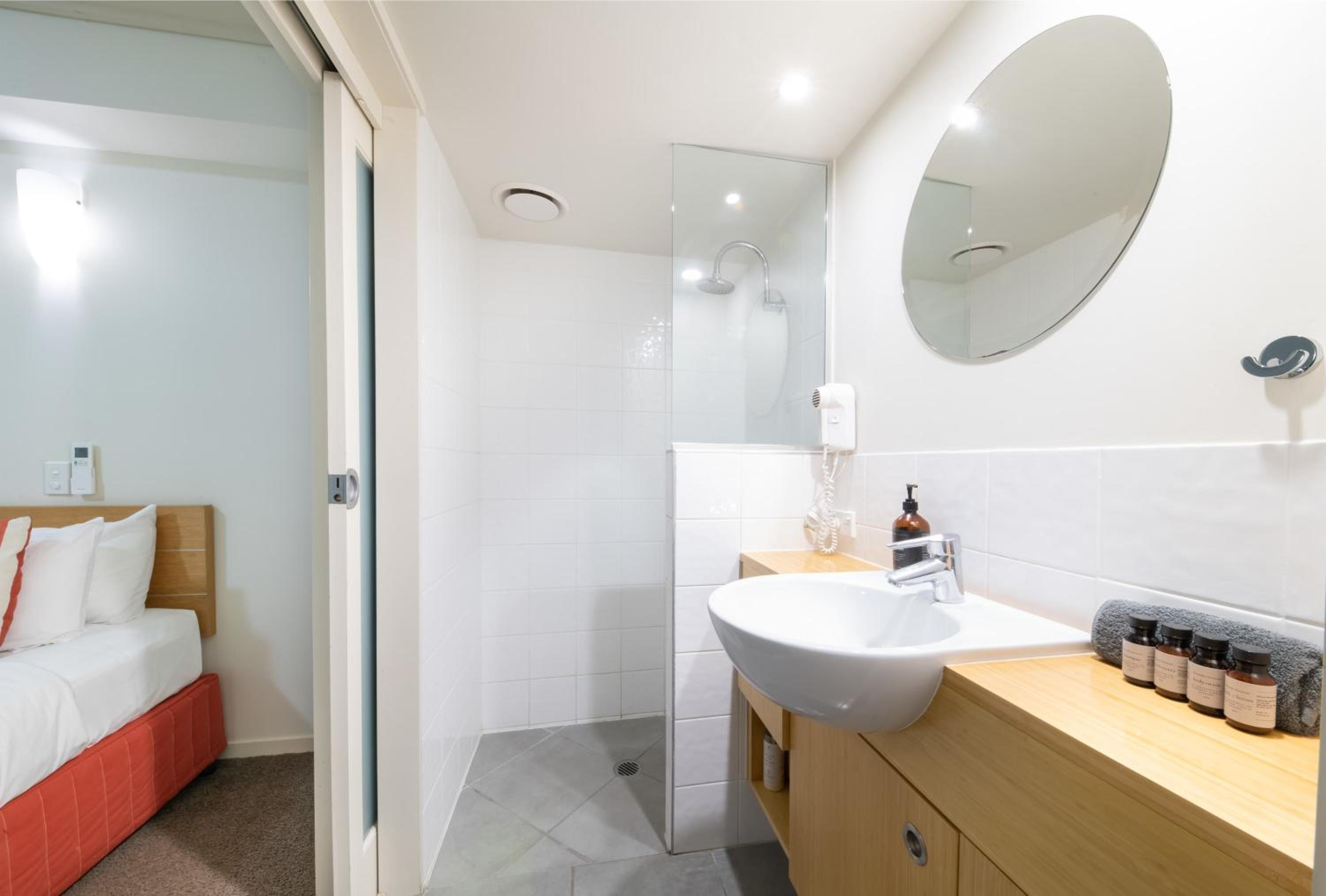Airlie Beach Ocean Views & Resort Living @ 231