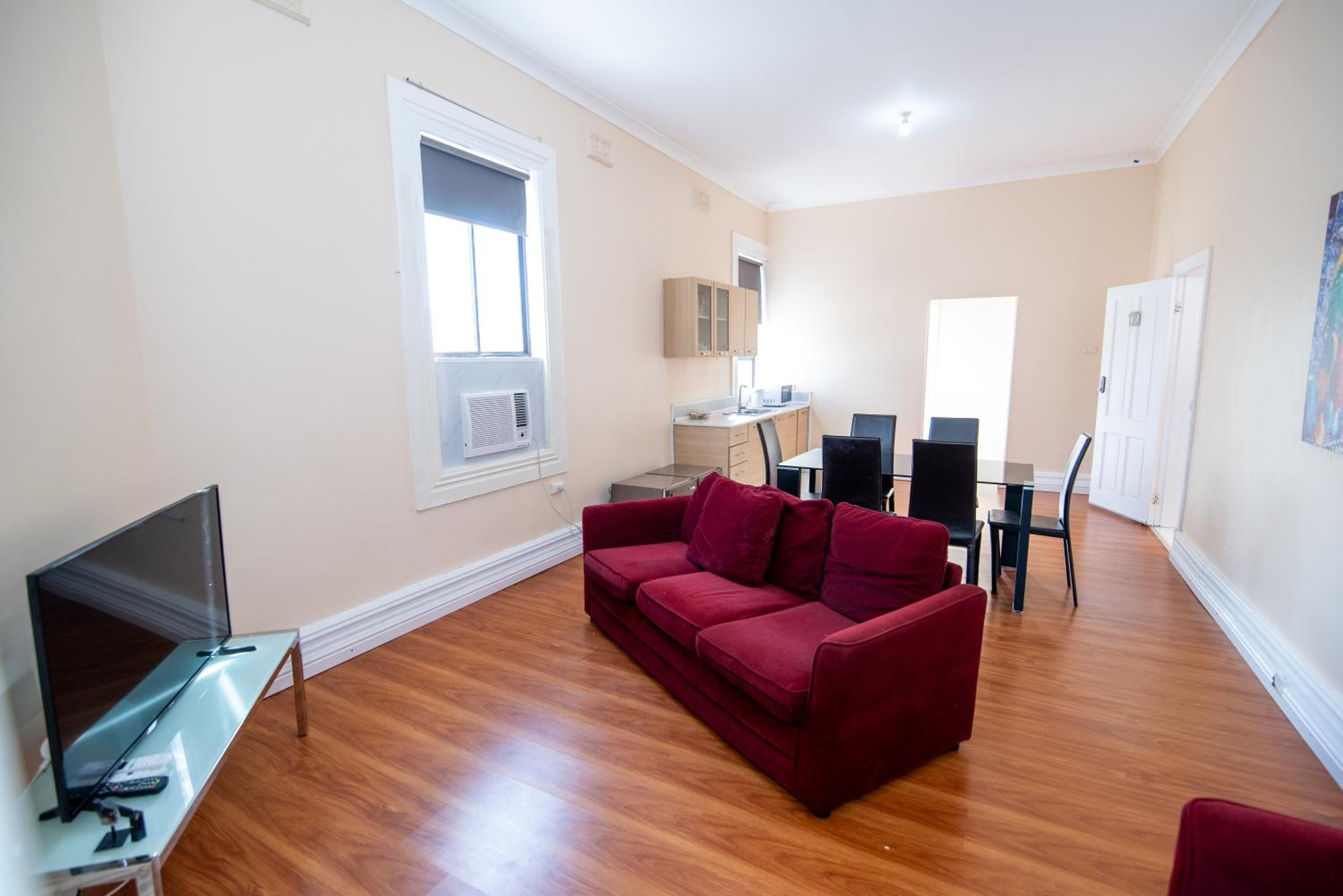 Your Own Pub in Finley, Sleeps 25