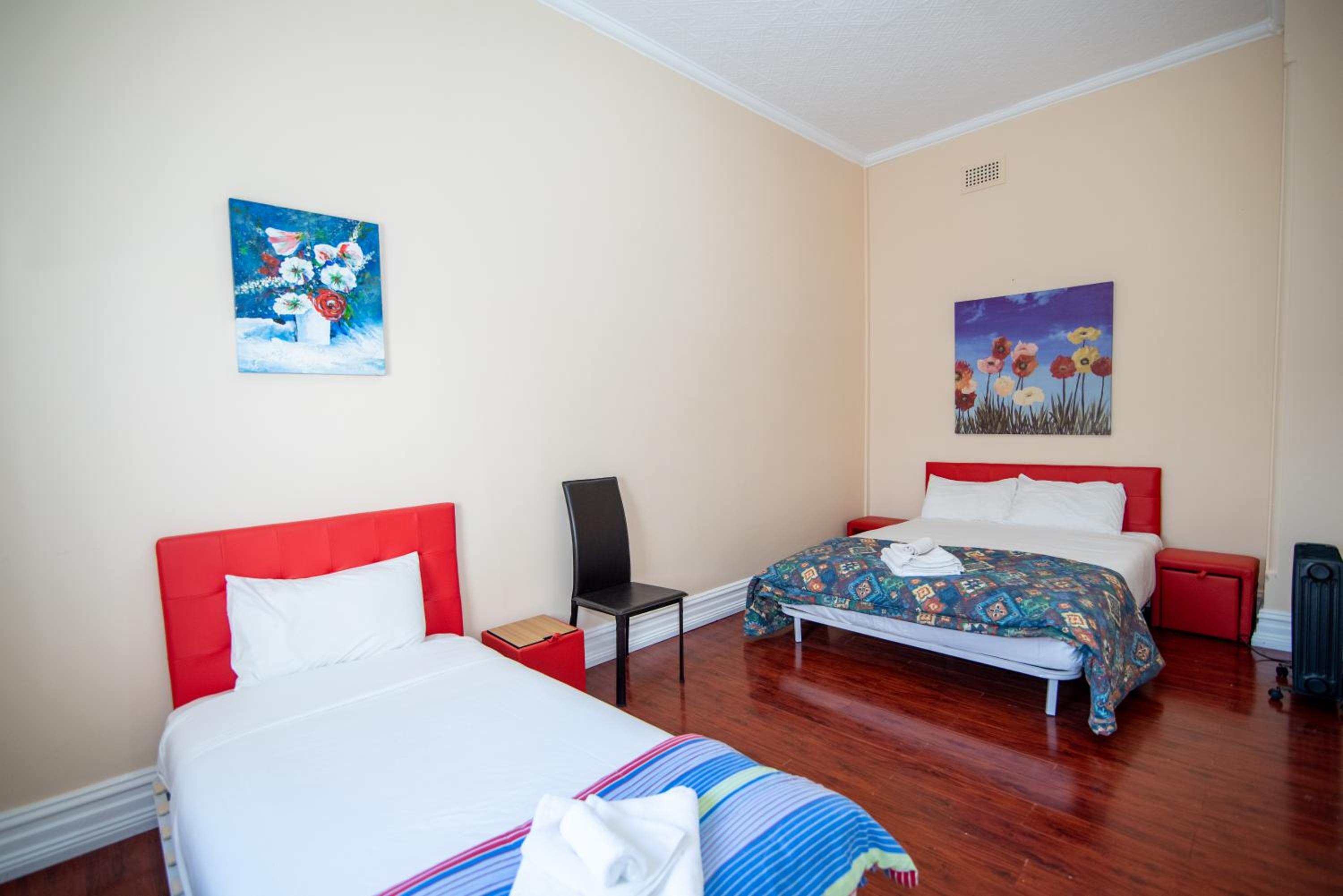 Your Own Pub in Finley, Sleeps 25