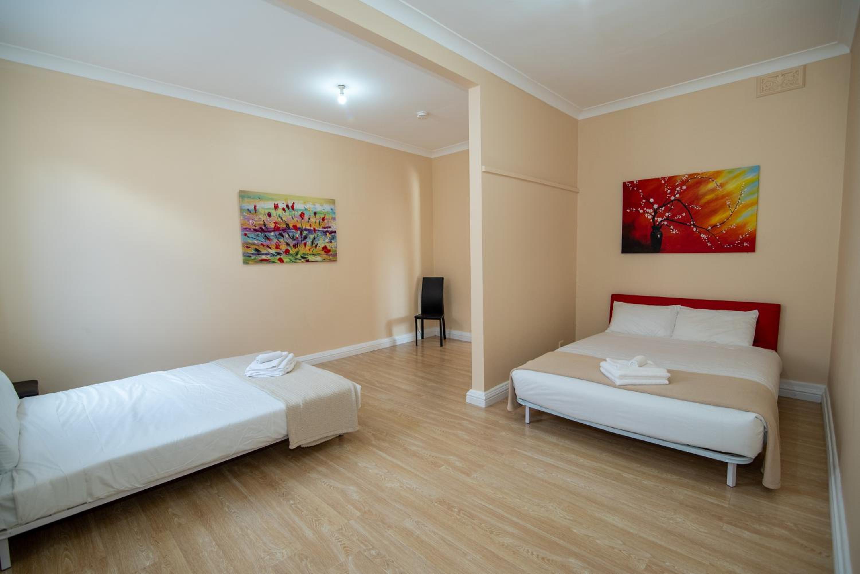 Your Own Pub in Finley, Sleeps 25
