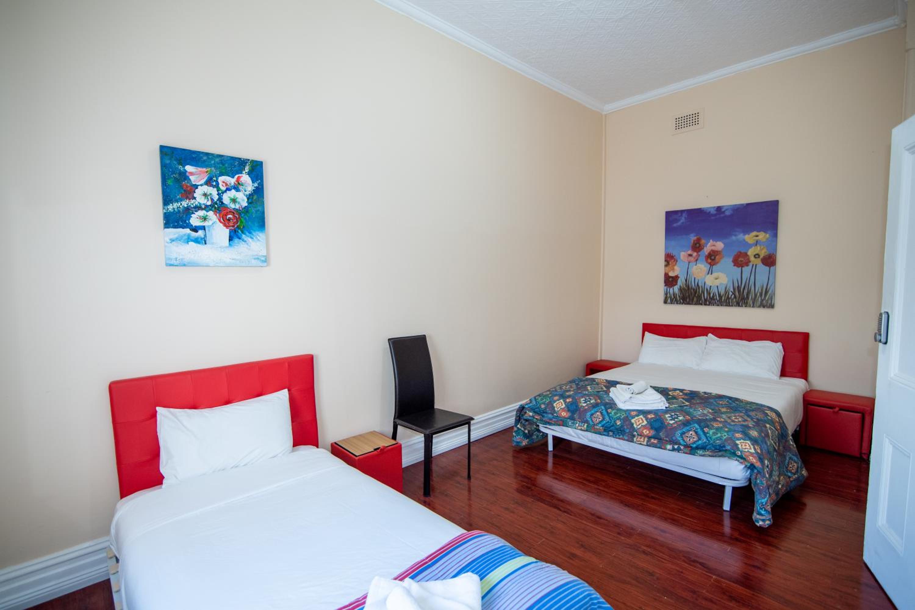 Your Own Pub in Finley, Sleeps 25