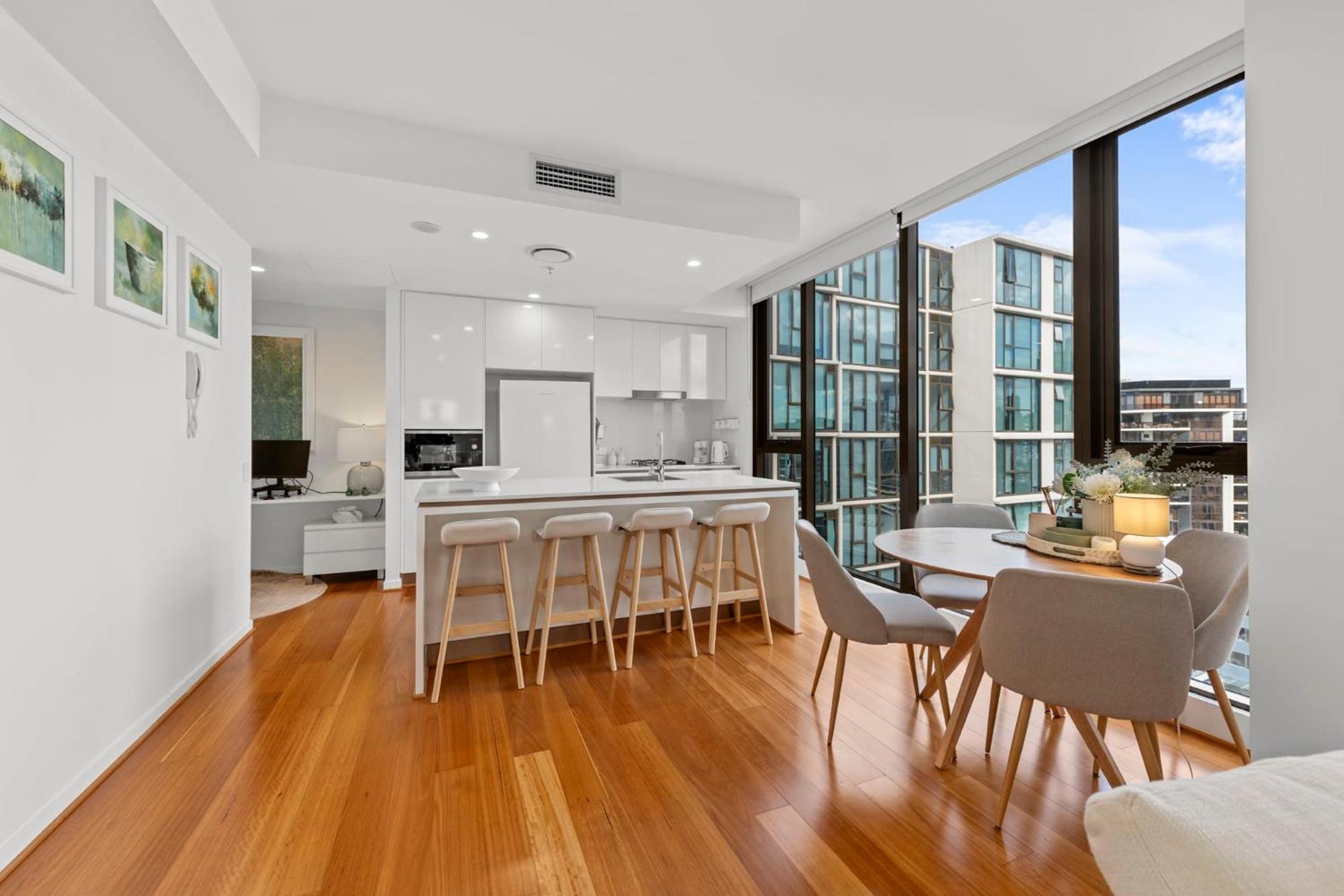 Capri Luxury Apartments Newstead view 4