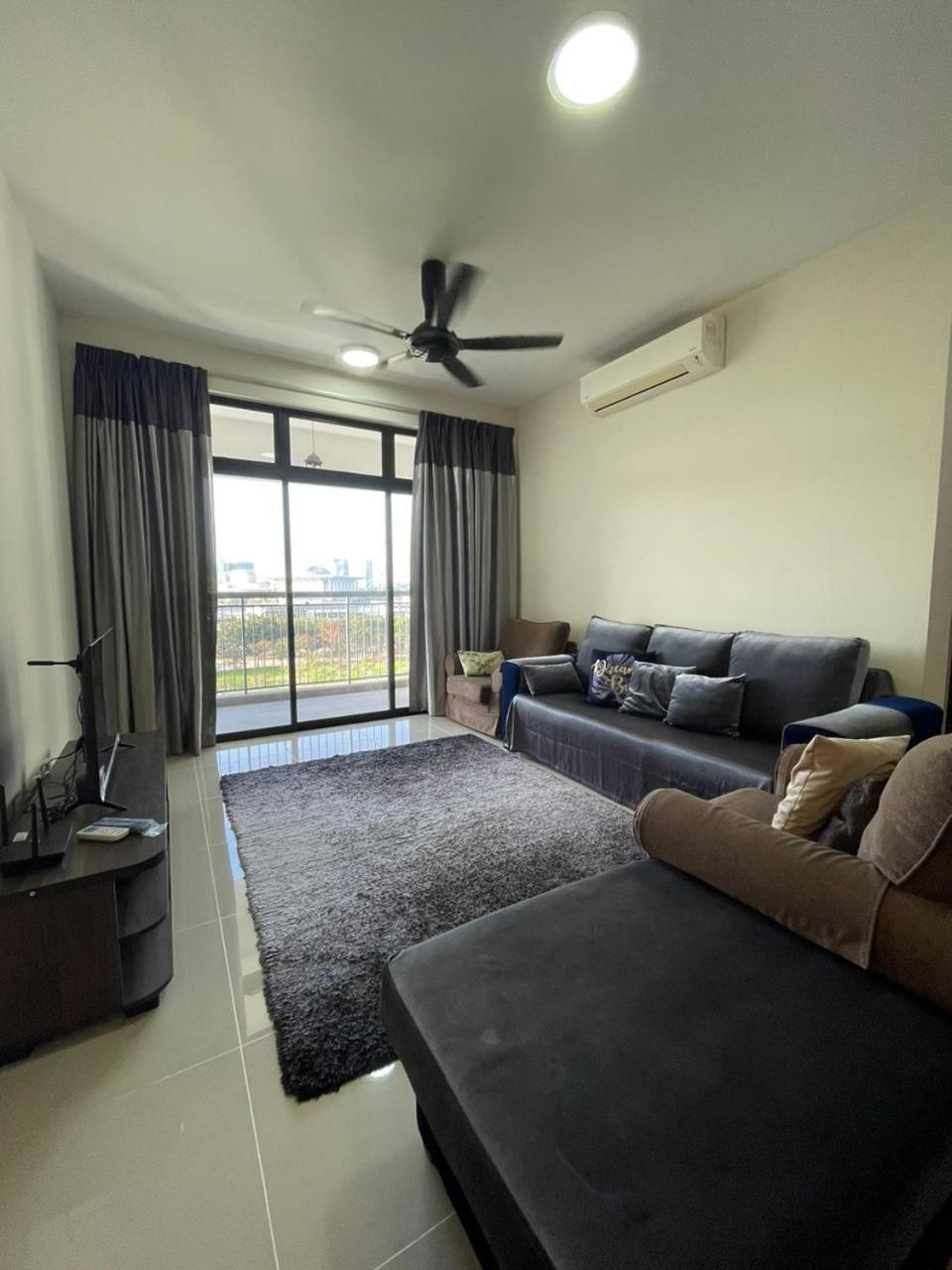 Tamara Lake View Putrajaya with Wifi and Parking photo 1