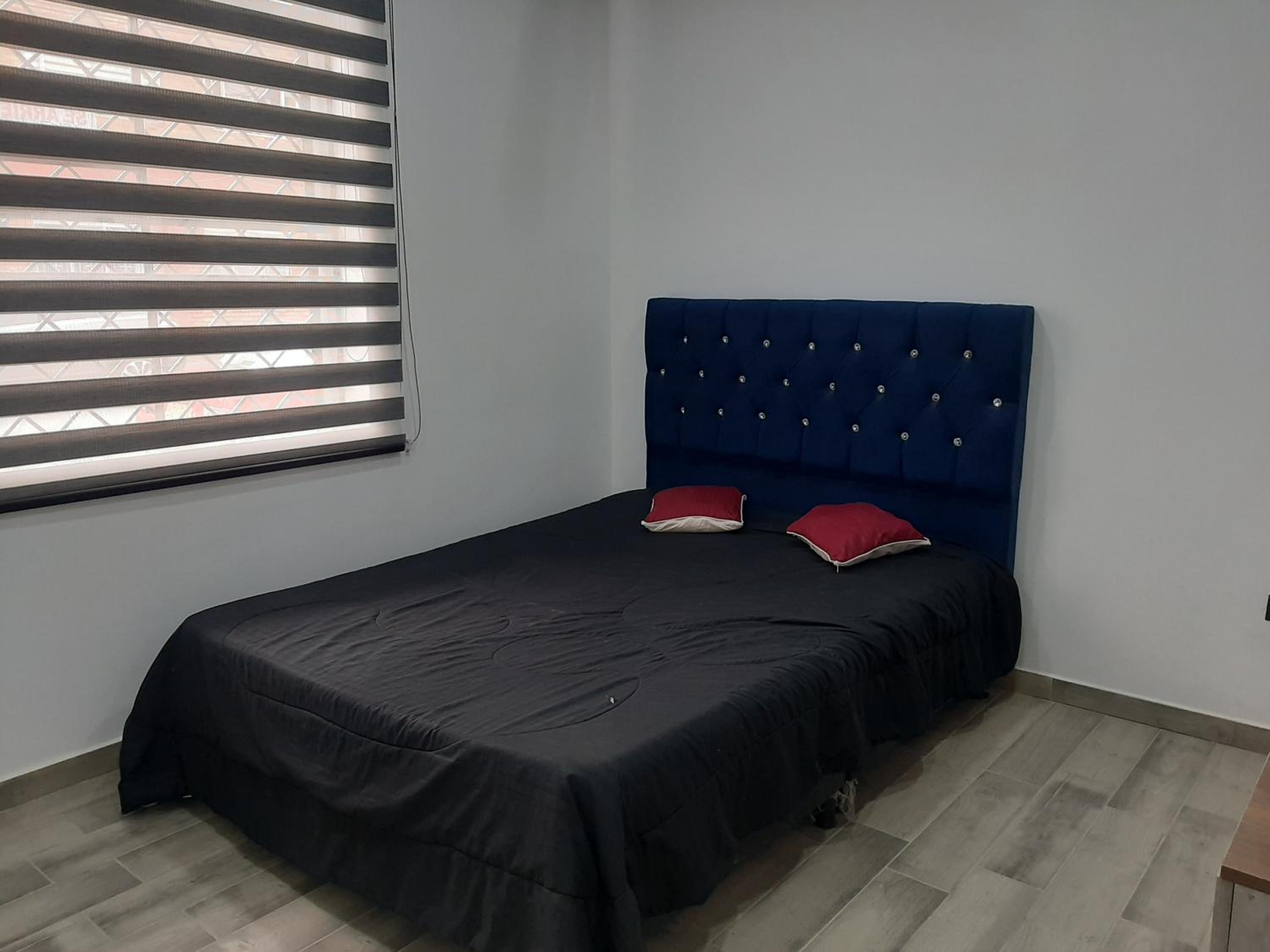 SECTOR DE CORFERIAS , APARTAESTUDIOS Y HABITACIONES A 5 CUADRAS, EMBAJADA AMERICANA 10 CUADRAS, CERCA AL CAN , G 12 , UNIVERSIDAD NACIONAL , AEROPUERTO a 2