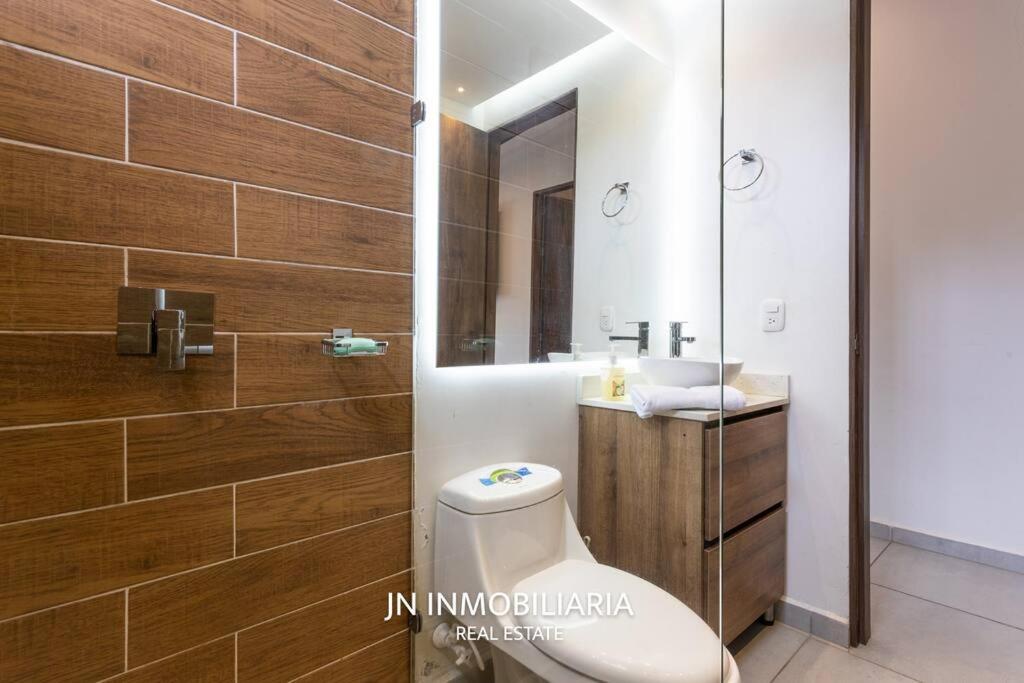 Luxury Cabin with Jacuzzi - 3min Airport JMC