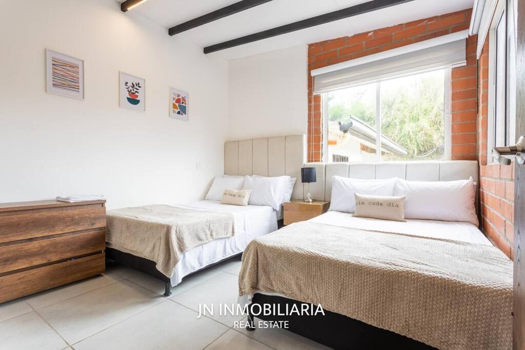 Luxury Cabin with Jacuzzi - 3min Airport JMC