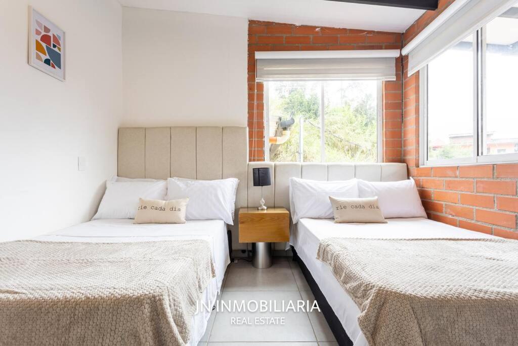 Luxury Cabin with Jacuzzi - 3min Airport JMC