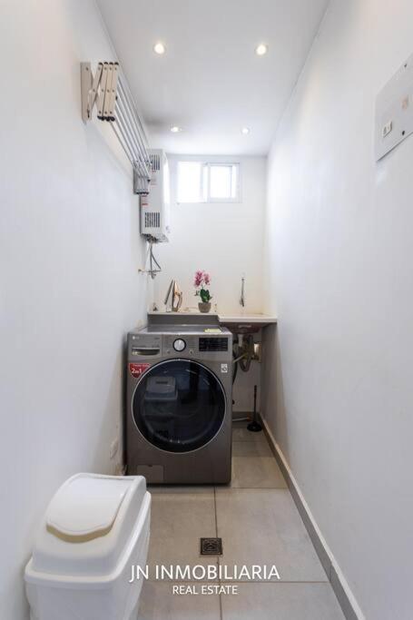 Luxury Cabin with Jacuzzi - 3min Airport JMC