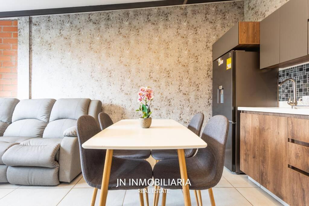 Luxury Cabin with Jacuzzi - 3min Airport JMC