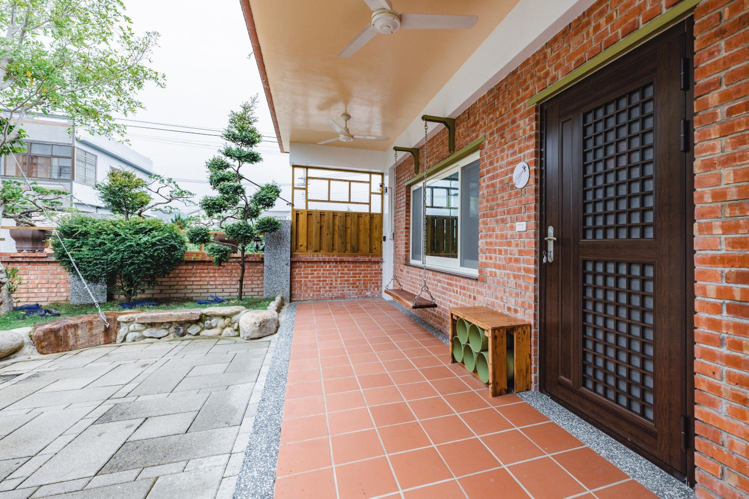 Photo 8