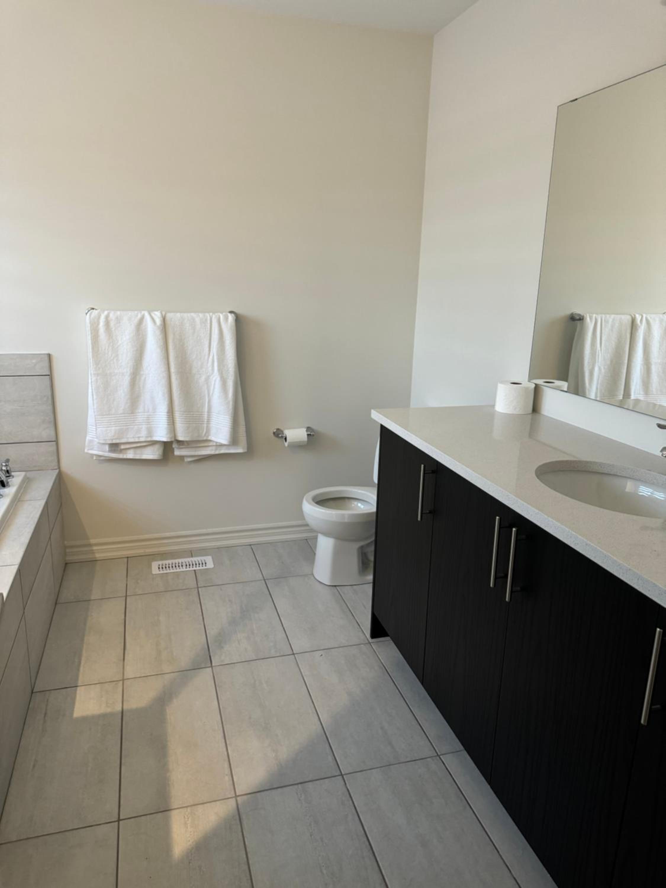 Spacious House in Cobourg