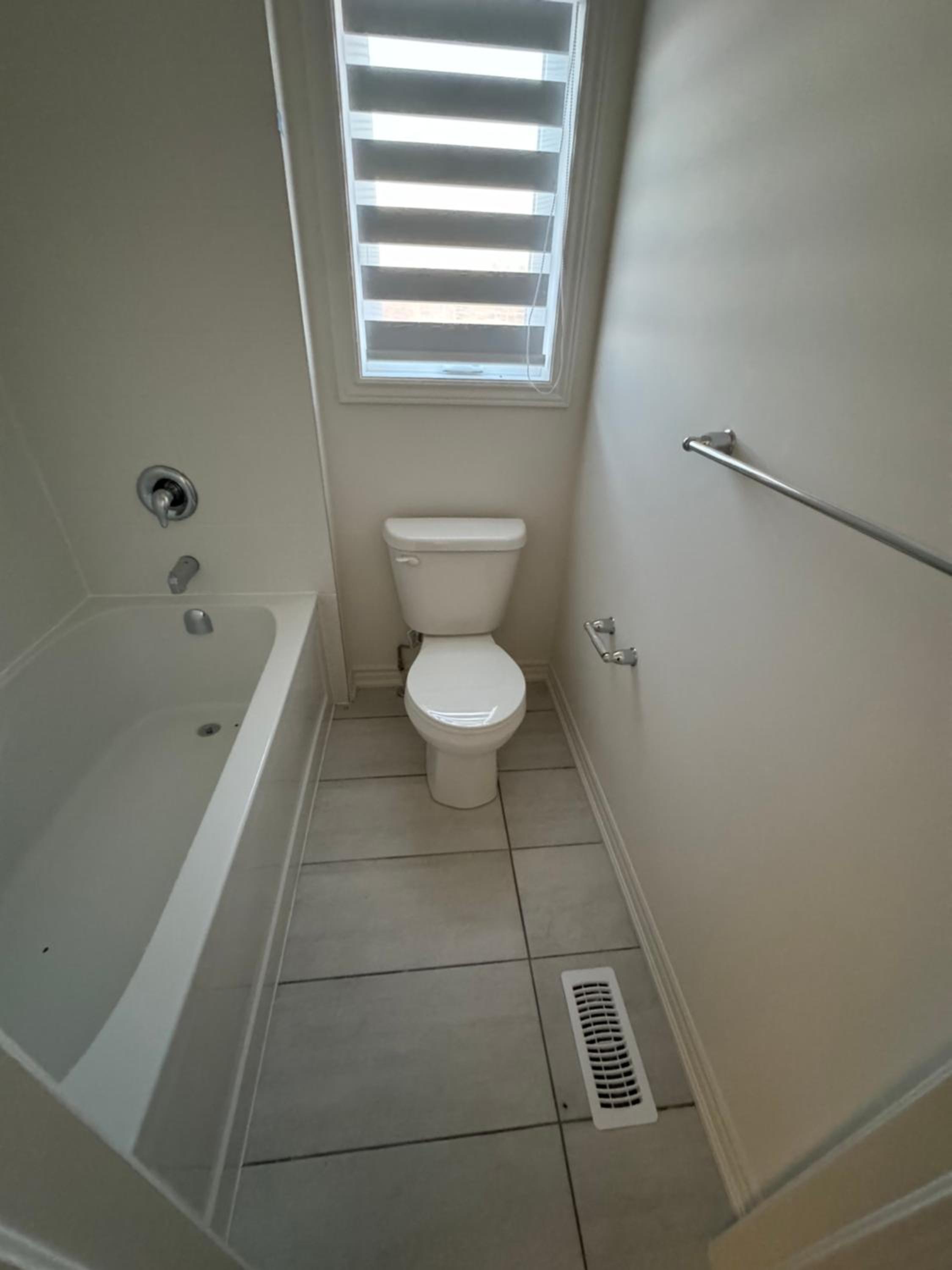 Spacious House in Cobourg