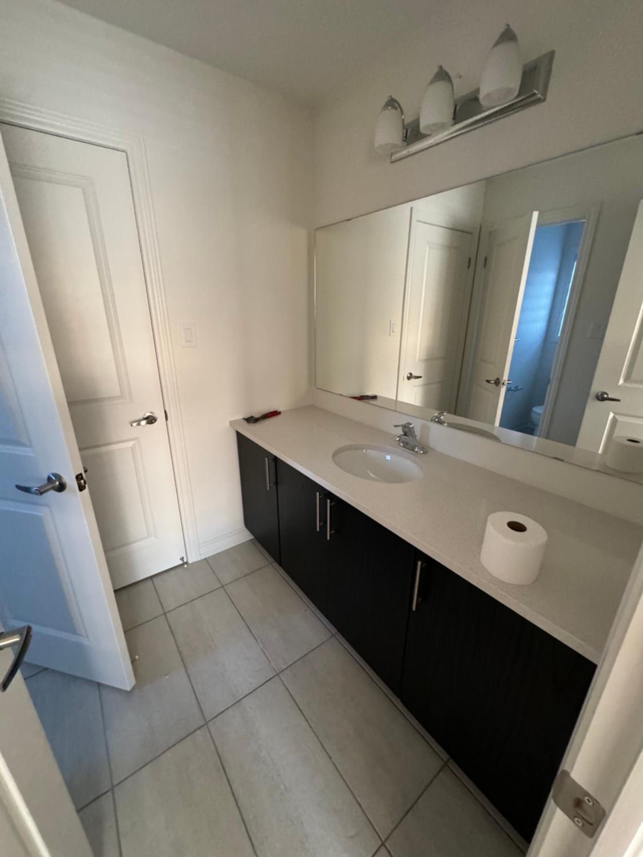 Spacious House in Cobourg