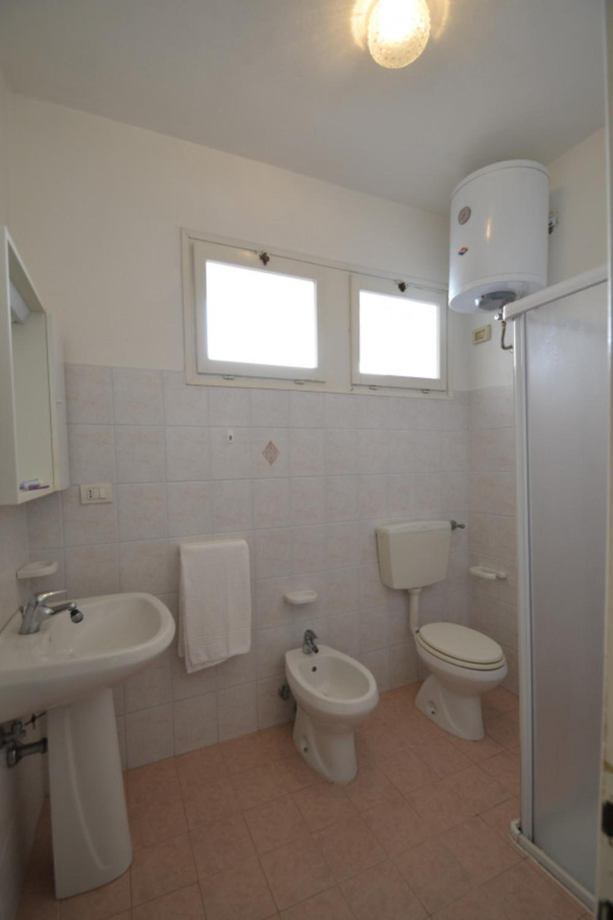 Luminous flat with garden 300m from the sea view 5