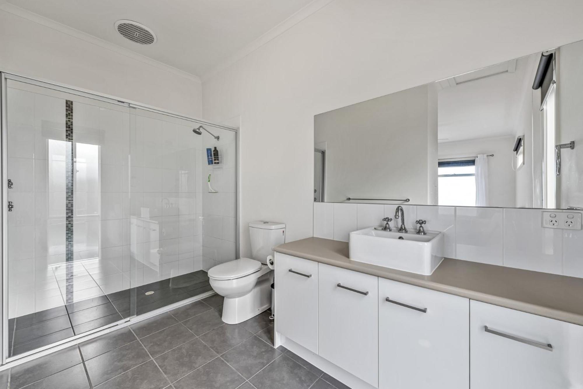 Modern Elegance 27 Breckan Ave Victor Harbor