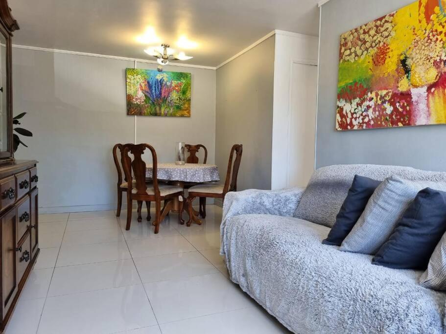 Departamento con estacionamiento en condominio