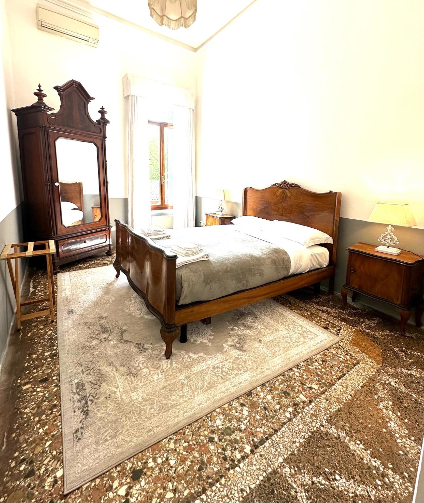 Wisteria Lodge by Veneto Villa view 5