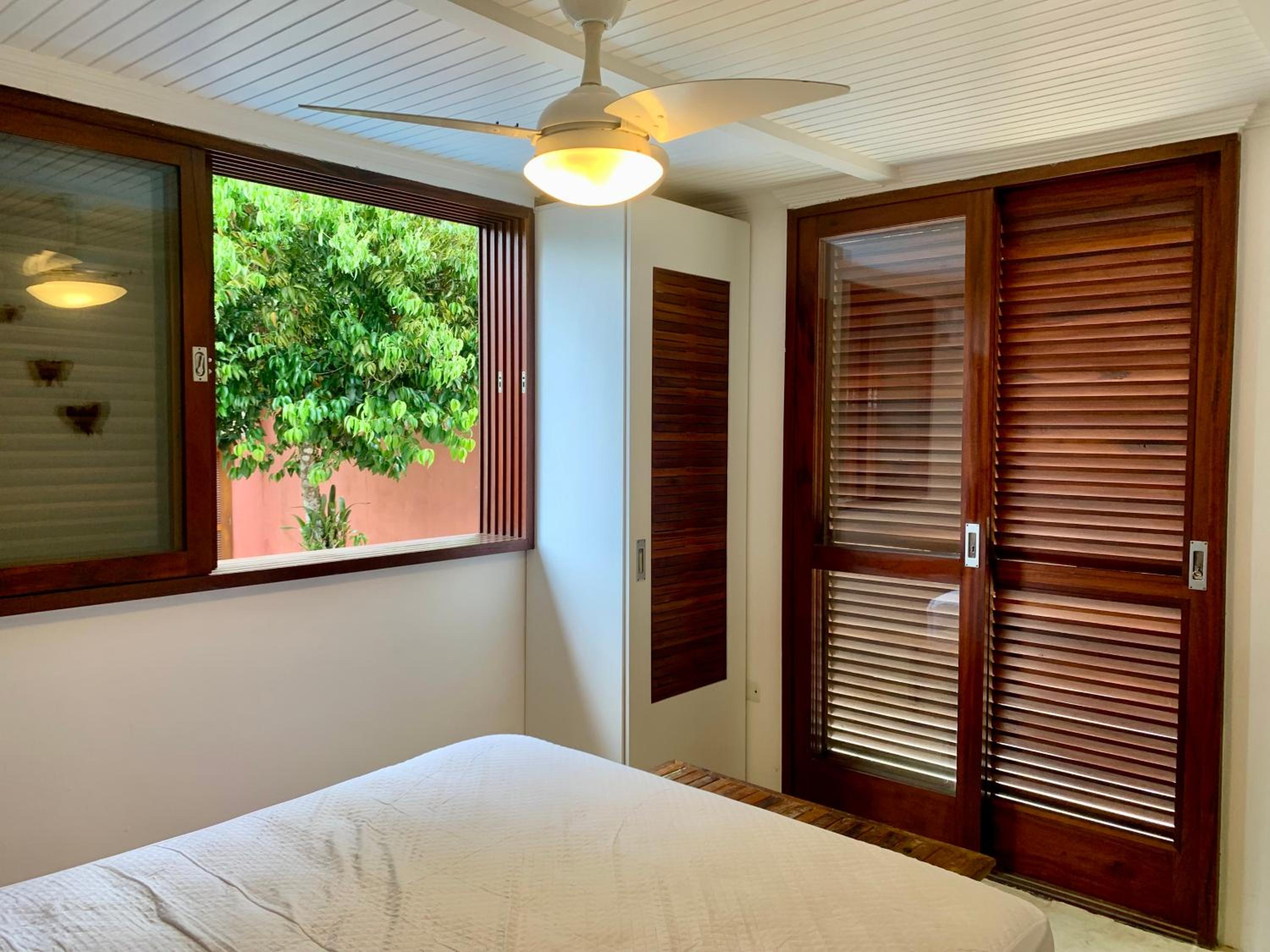 Casa com piscina a poucos minutos da praia