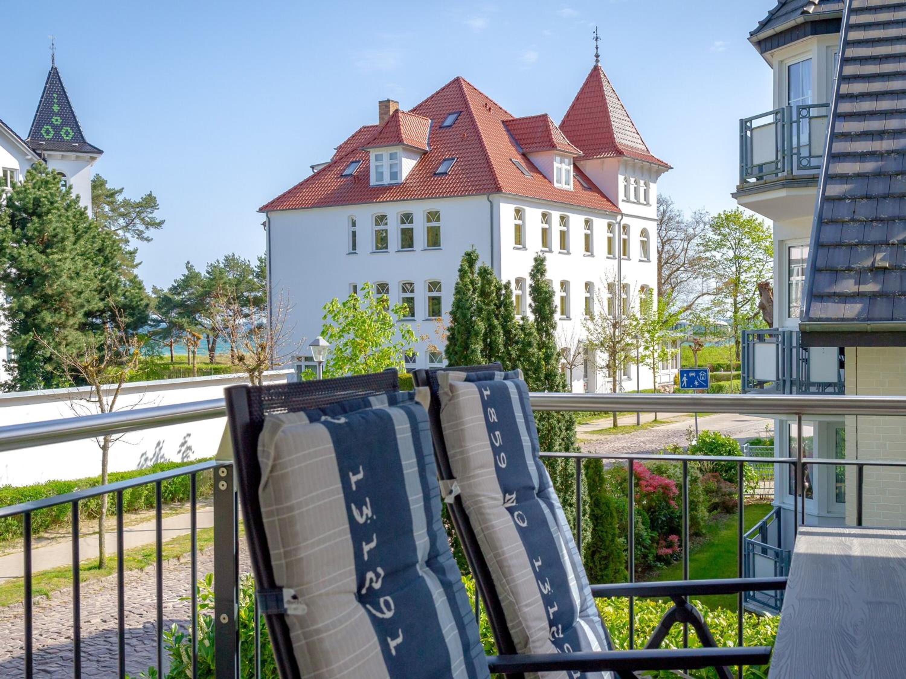 Villa Beatrice in Binz - WG 8 mit Balkon und kleinem Meerblick