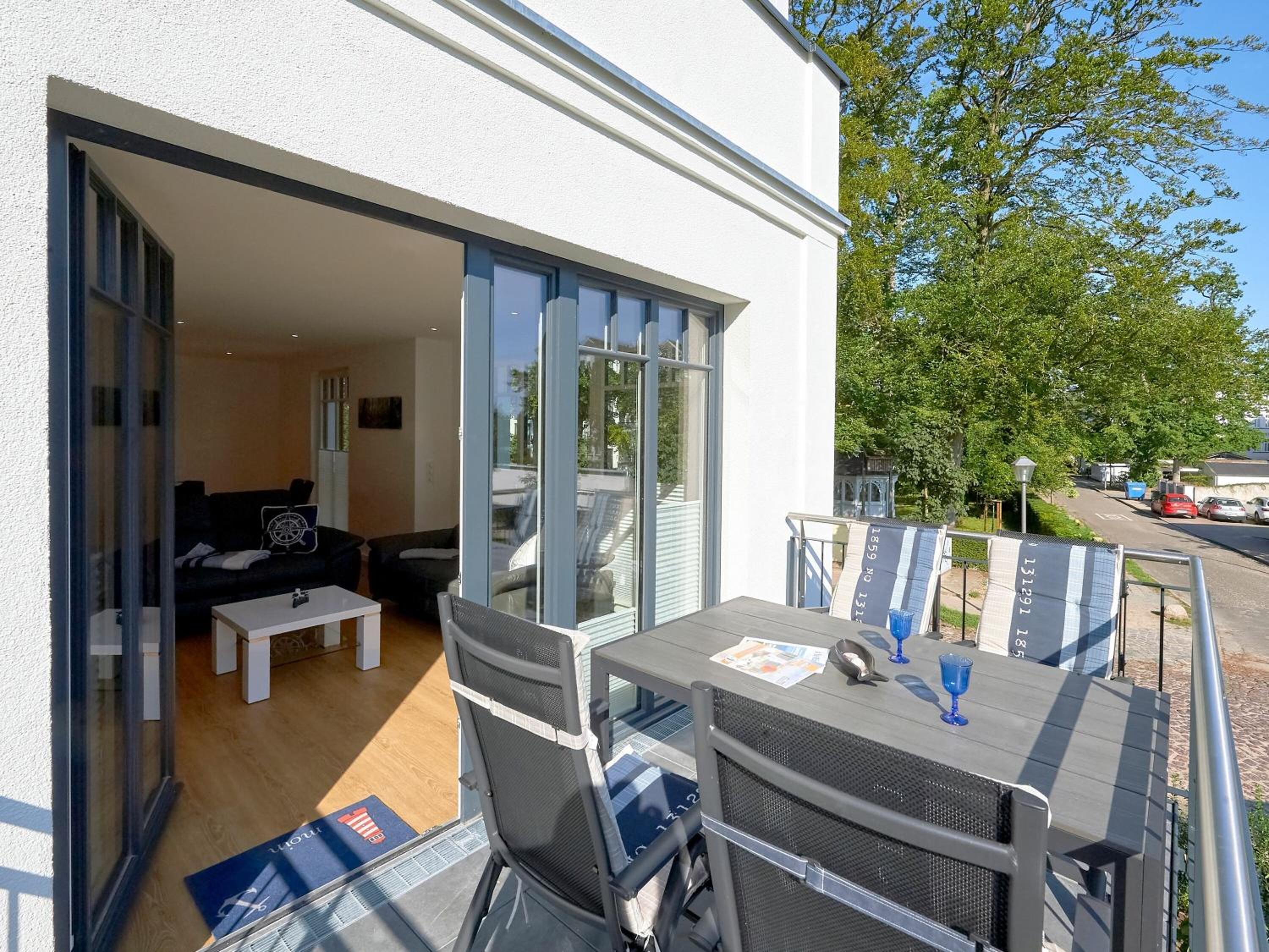 Villa Beatrice in Binz - WG 8 mit Balkon und kleinem Meerblick