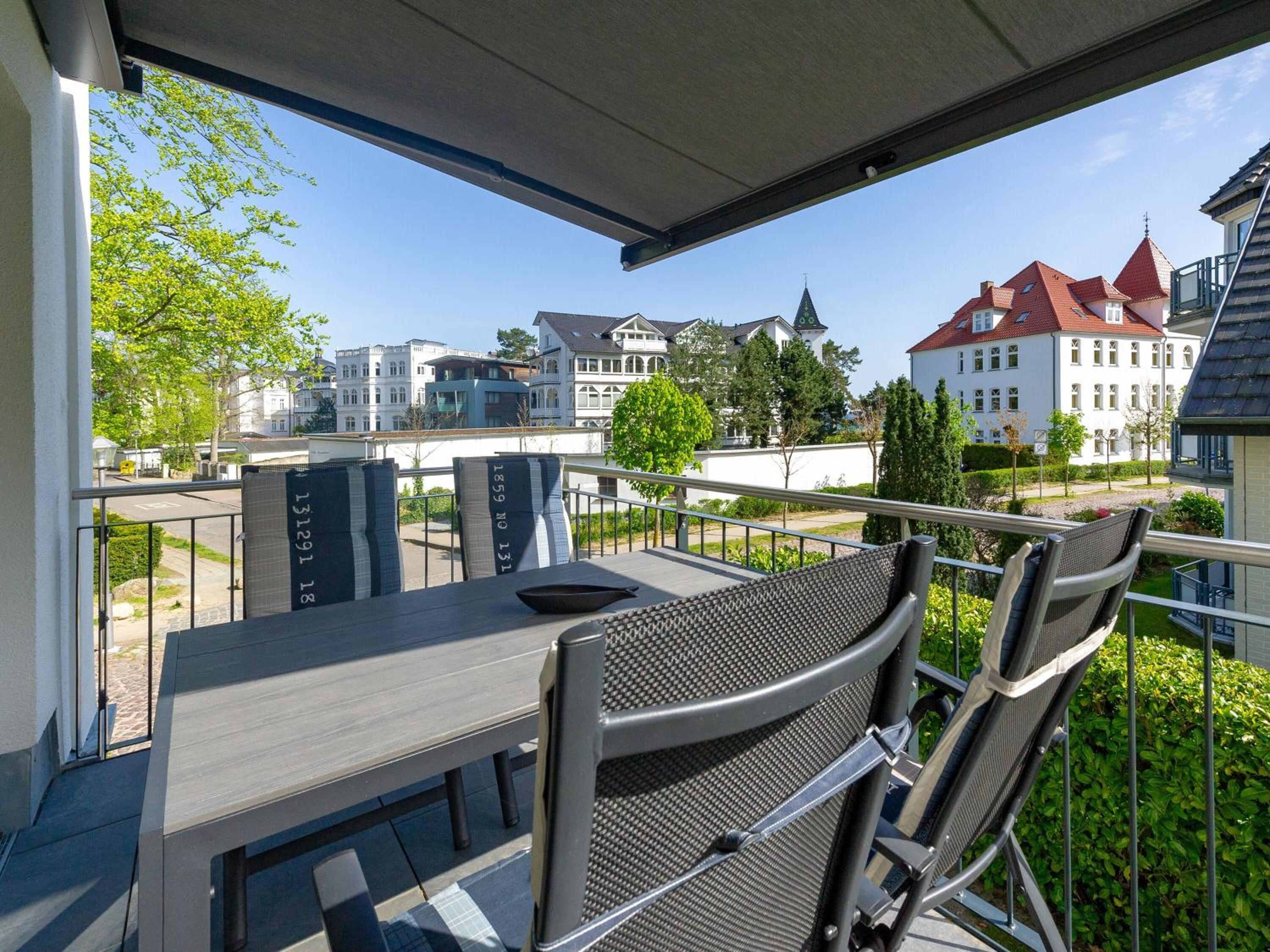 Villa Beatrice in Binz - WG 8 mit Balkon und kleinem Meerblick
