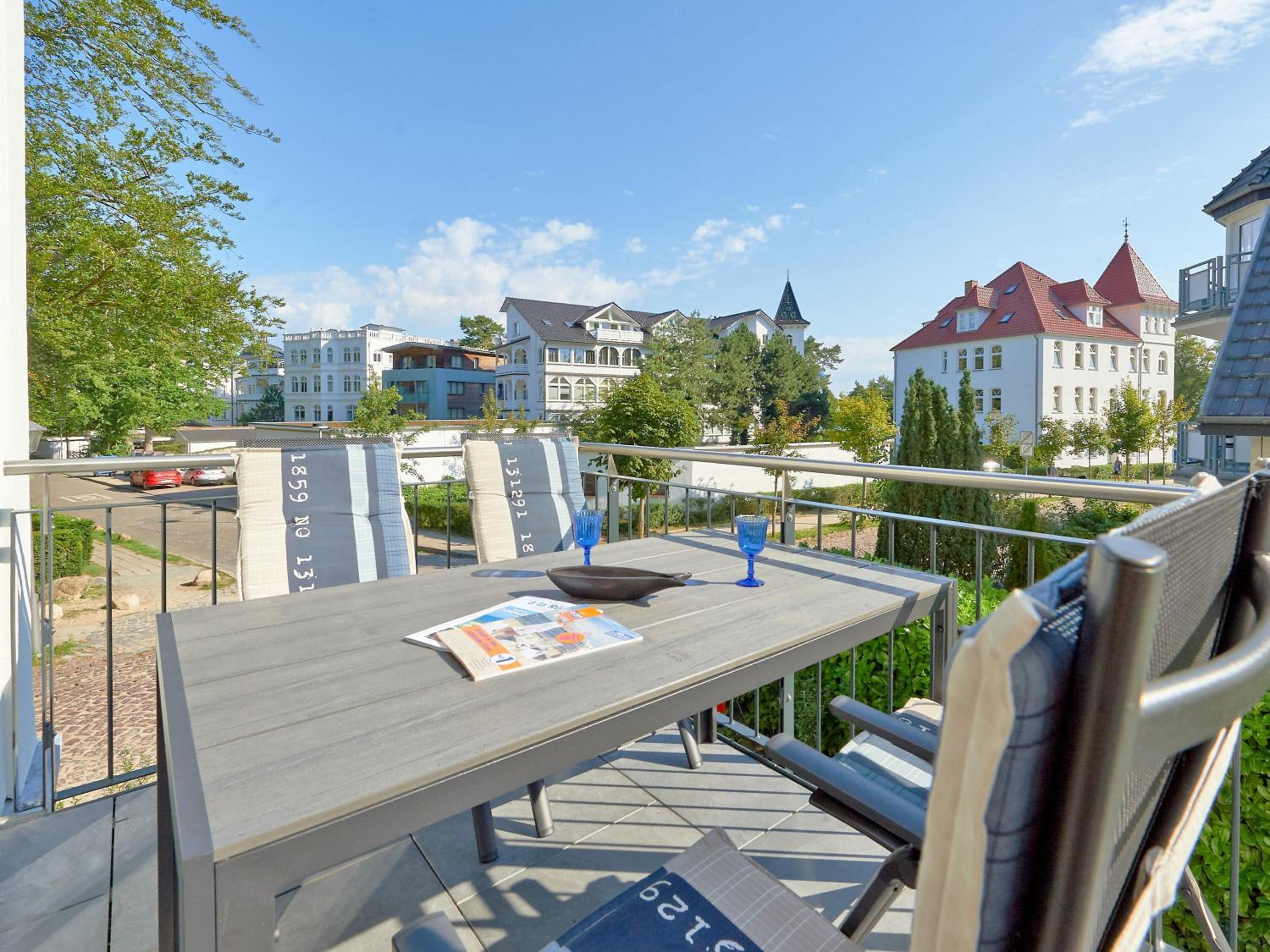 Villa Beatrice in Binz - WG 8 mit Balkon und kleinem Meerblick