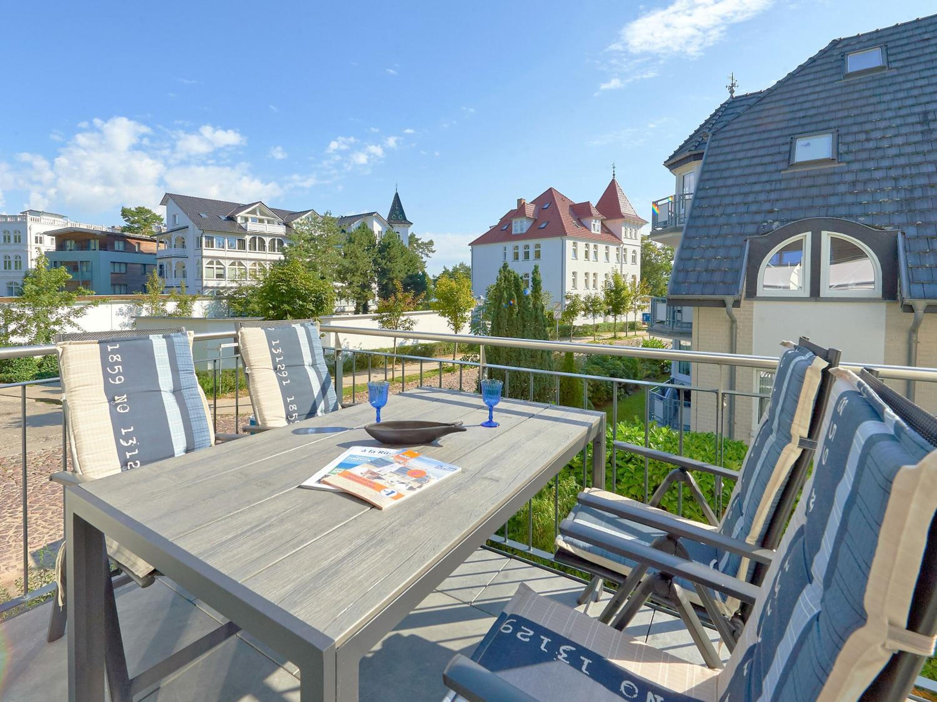 Villa Beatrice in Binz - WG 8 mit Balkon und kleinem Meerblick