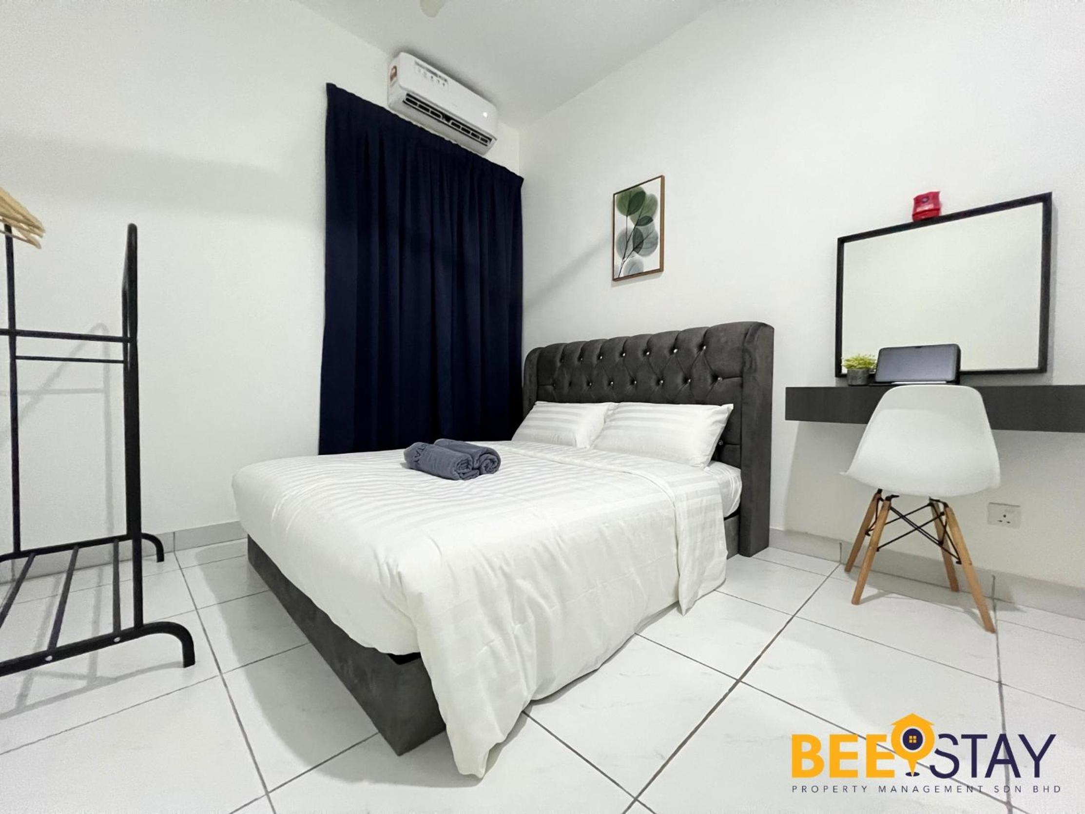 Bandar Saujana Putra 8PAX Residence Pool View