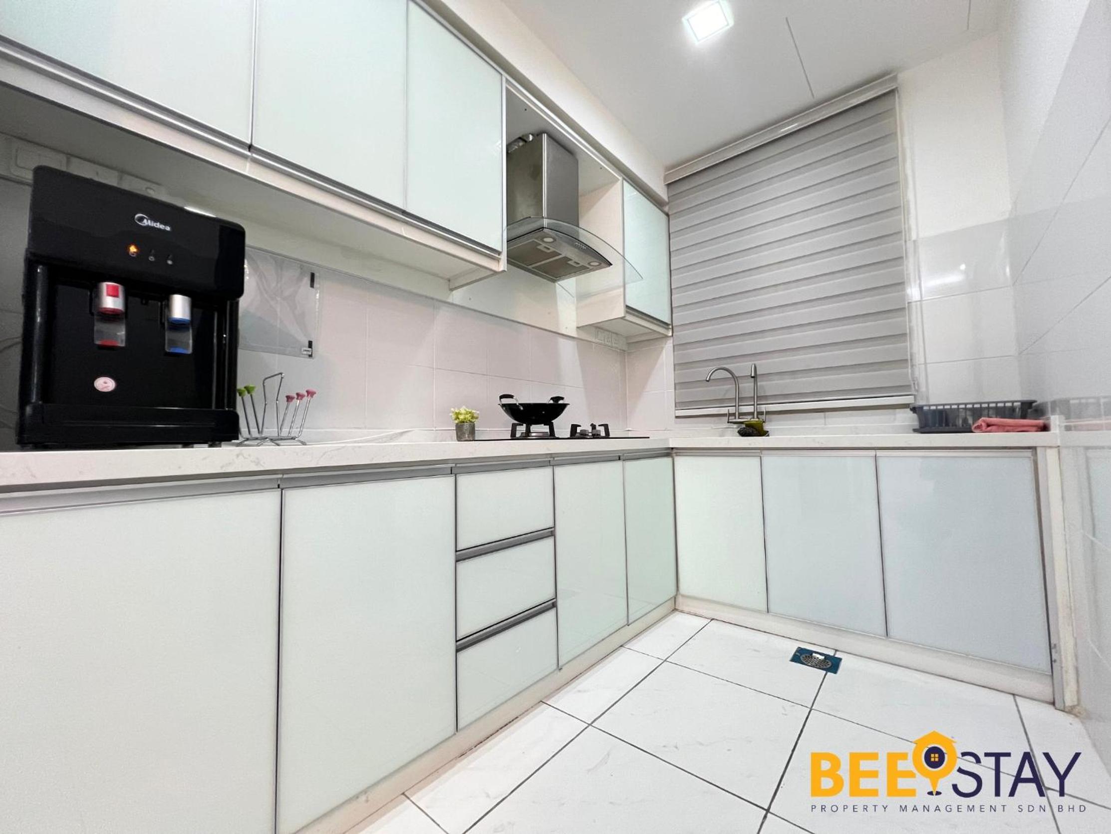 Bandar Saujana Putra 8PAX Residence Pool View